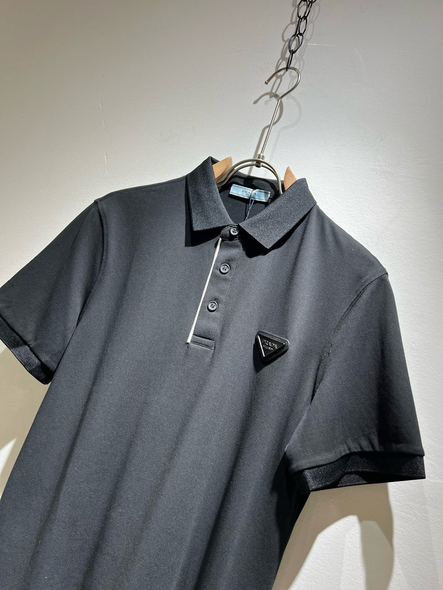  Prad*普*达 2025春夏季新款经典元素短袖Polo衫，经典大方的款式，可以穿十年都还是流行的那种