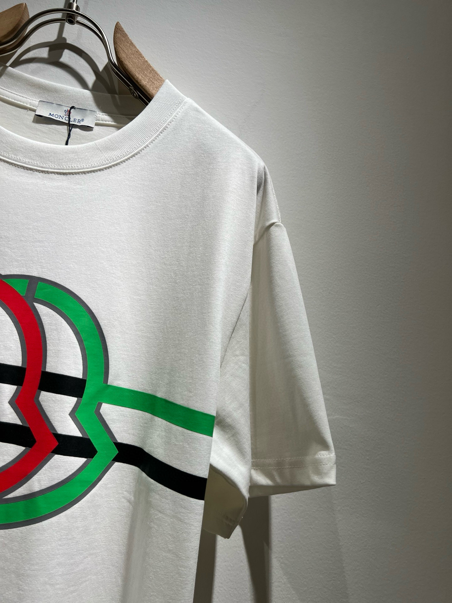    Moncler蒙家 2025春夏最新男女同款👫贸易订单短袖T恤，全品相！！网红款！采用logo图案