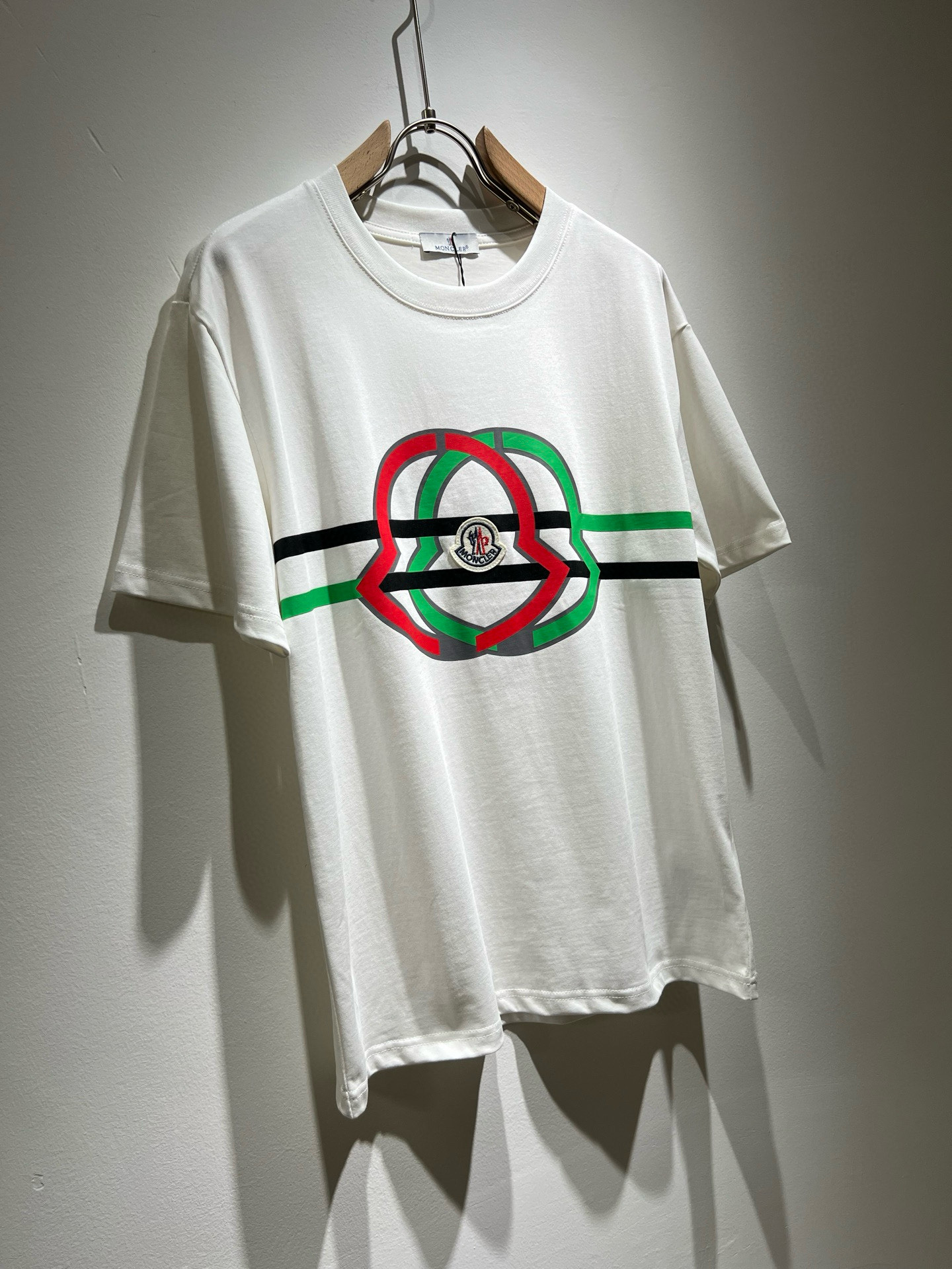    Moncler蒙家 2025春夏最新男女同款👫贸易订单短袖T恤，全品相！！网红款！采用logo图案