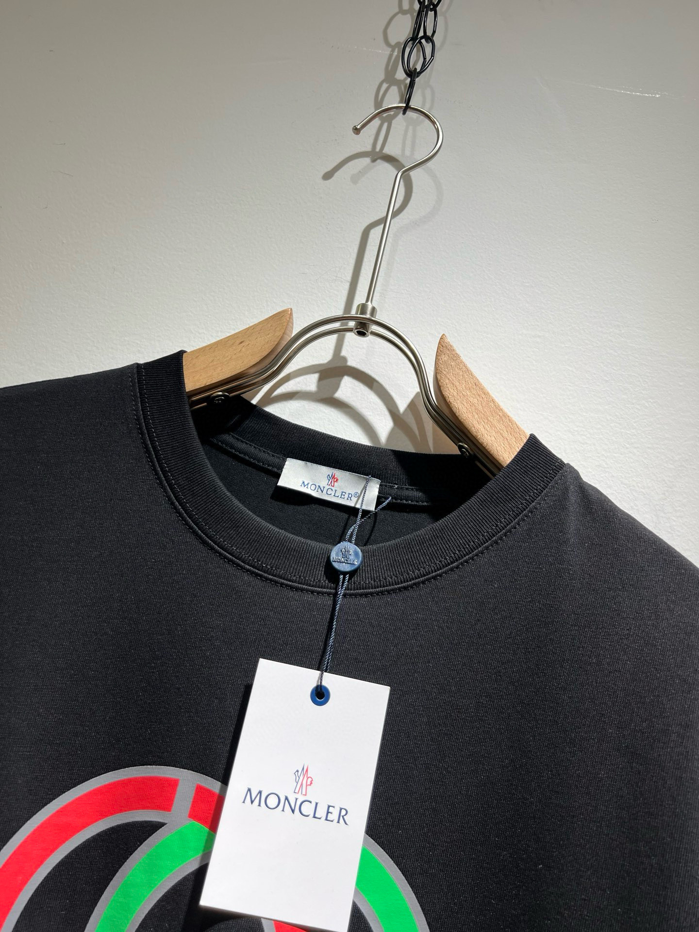    Moncler蒙家 2025春夏最新男女同款👫贸易订单短袖T恤，全品相！！网红款！采用logo图案