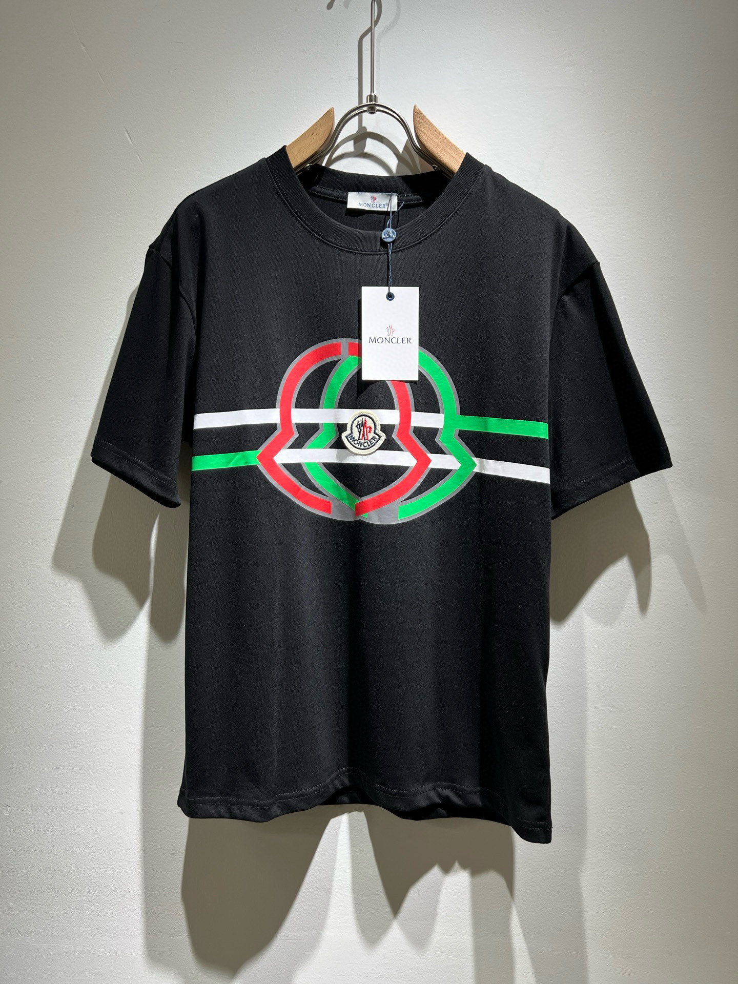    Moncler蒙家 2025春夏最新男女同款👫贸易订单短袖T恤，全品相！！网红款！采用logo图案