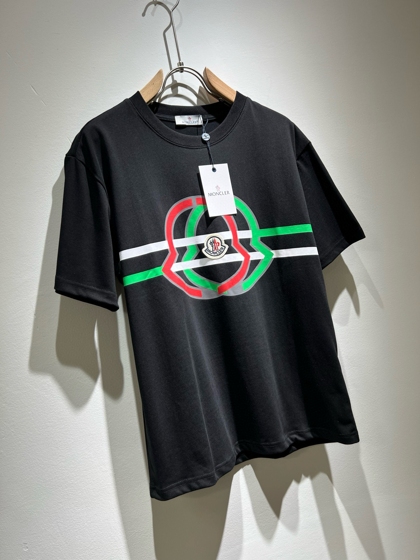    Moncler蒙家 2025春夏最新男女同款👫贸易订单短袖T恤，全品相！！网红款！采用logo图案
