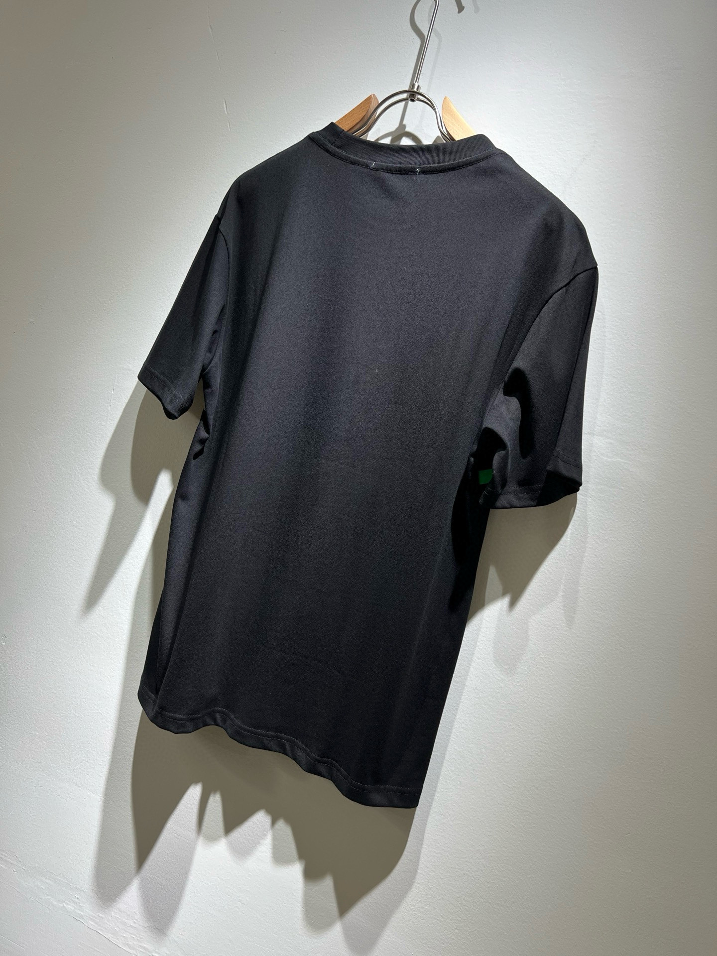    Moncler蒙家 2025春夏最新男女同款👫贸易订单短袖T恤，全品相！！网红款！采用logo图案