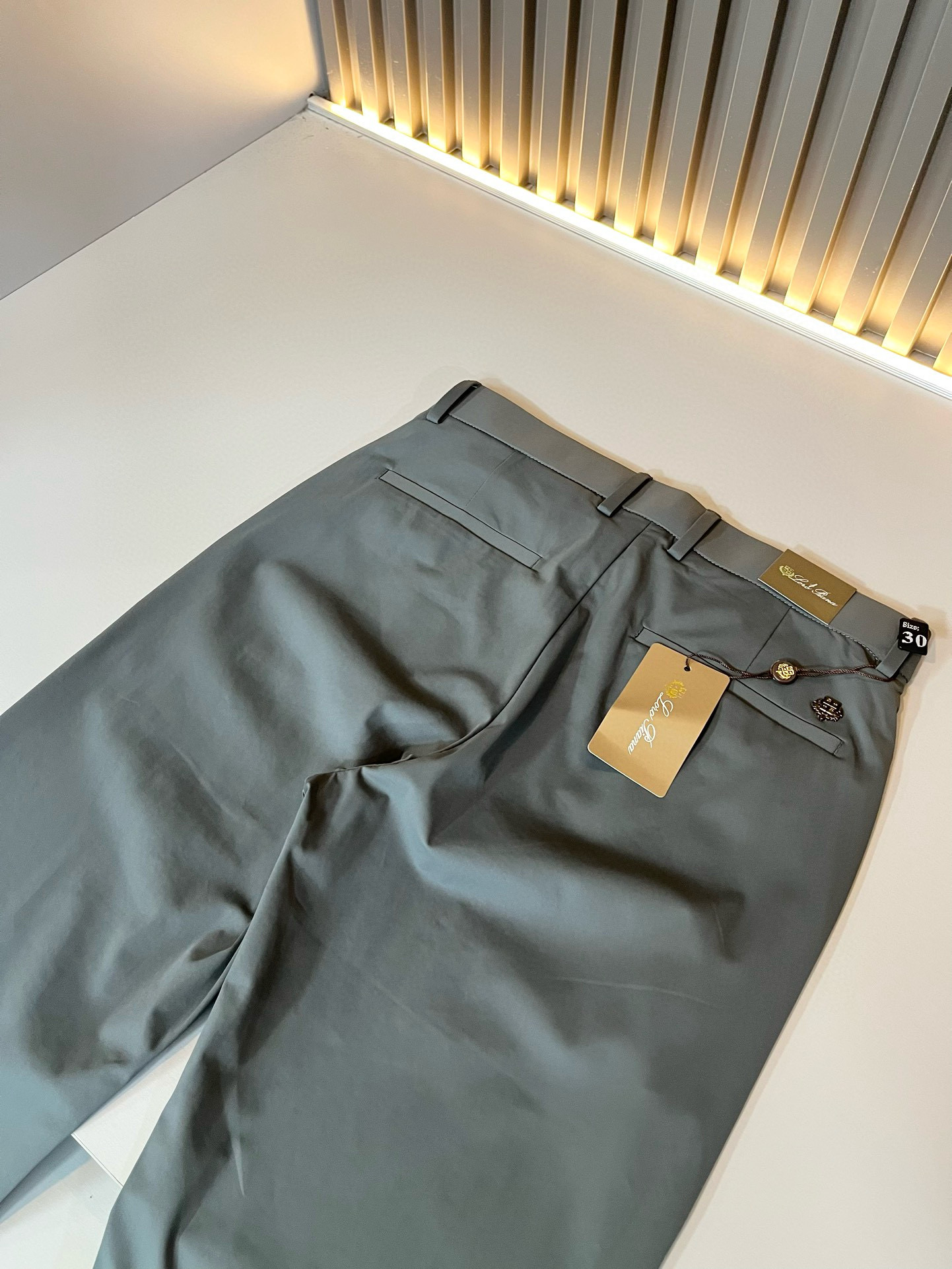  Loro Piana诺悠翩雅 2025春夏新品男士时装款高端休闲裤，香港洋行渠道货，日本原厂出品，纯血