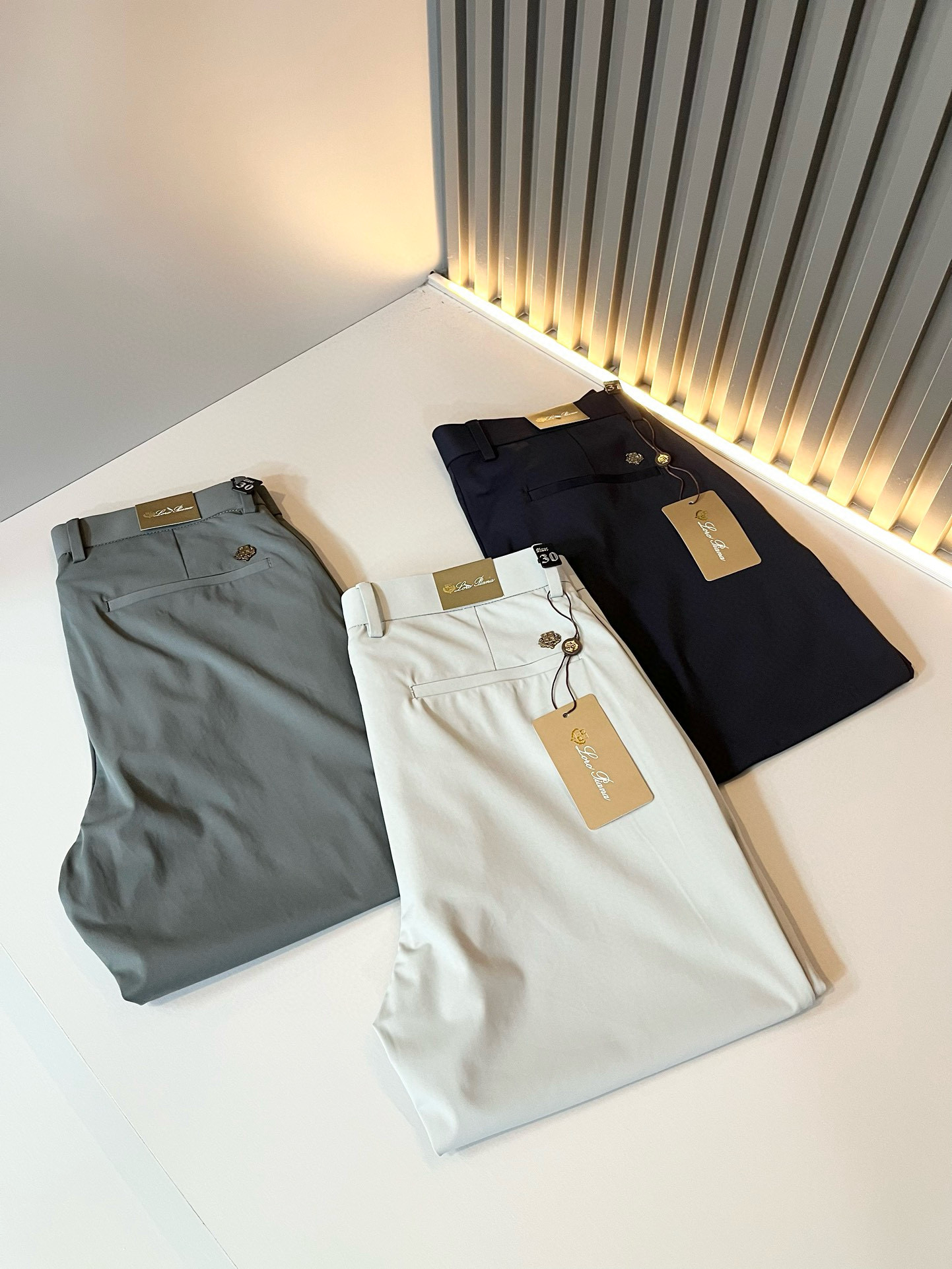  Loro Piana诺悠翩雅 2025春夏新品男士时装款高端休闲裤，香港洋行渠道货，日本原厂出品，纯血