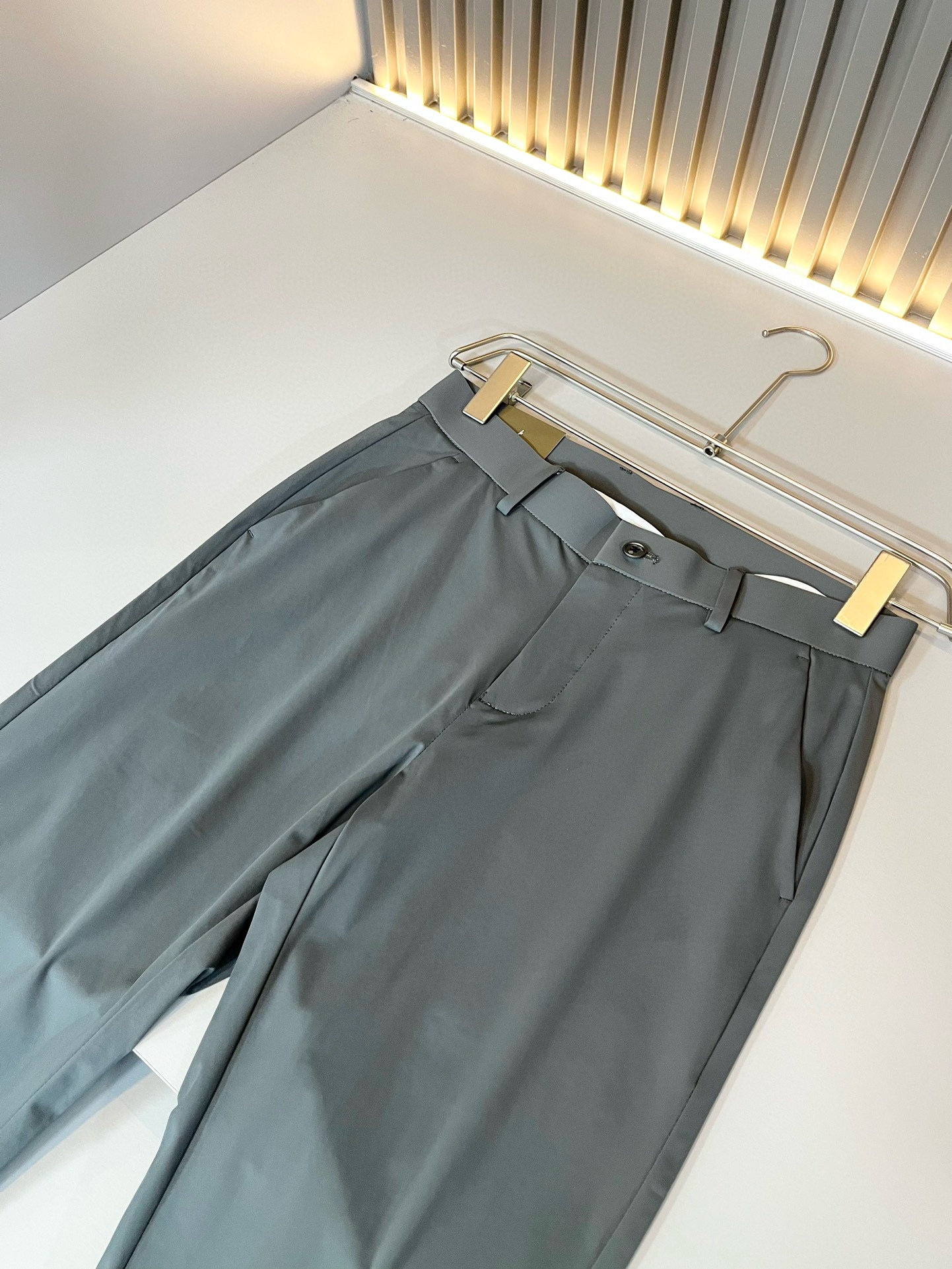  Loro Piana诺悠翩雅 2025春夏新品男士时装款高端休闲裤，香港洋行渠道货，日本原厂出品，纯血