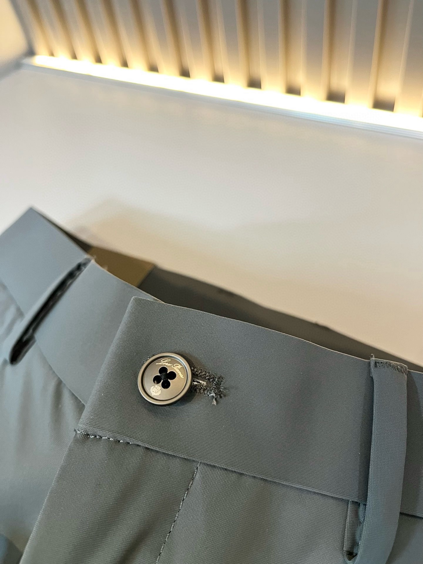  Loro Piana诺悠翩雅 2025春夏新品男士时装款高端休闲裤，香港洋行渠道货，日本原厂出品，纯血