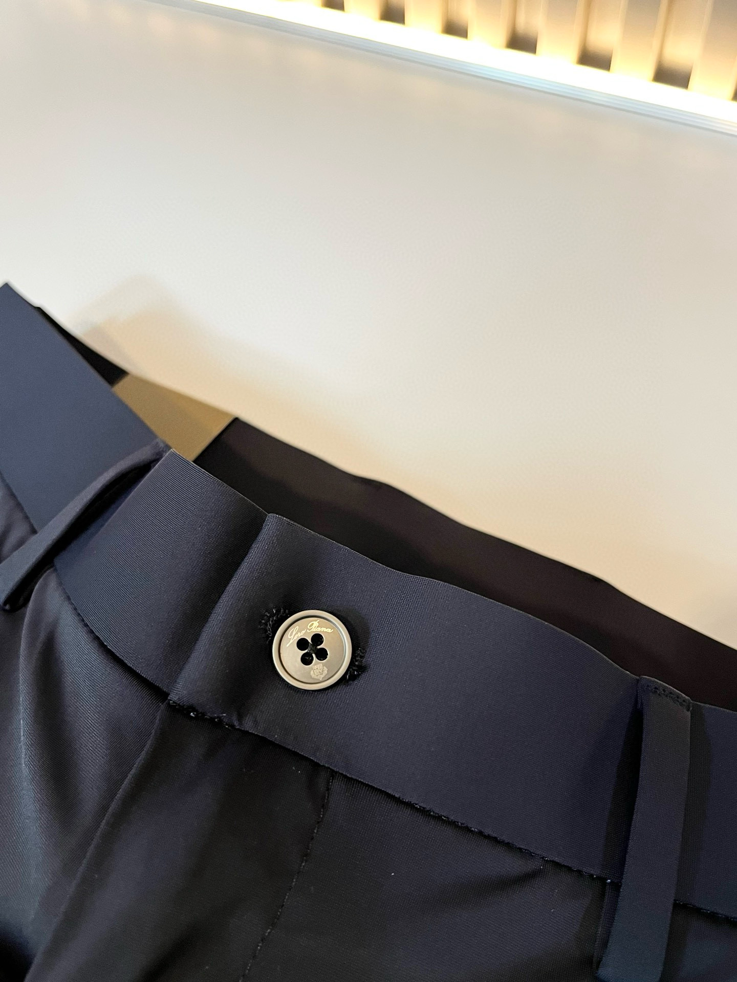  Loro Piana诺悠翩雅 2025春夏新品男士时装款高端休闲裤，香港洋行渠道货，日本原厂出品，纯血