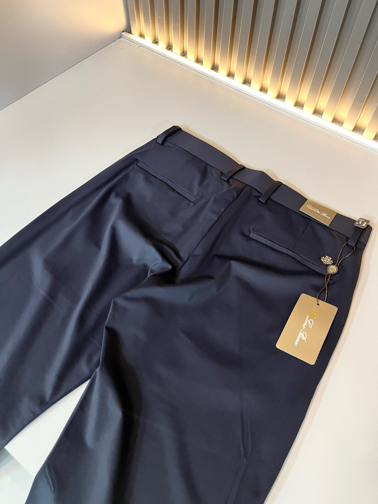  Loro Piana诺悠翩雅 2025春夏新品男士时装款高端休闲裤，香港洋行渠道货，日本原厂出品，纯血