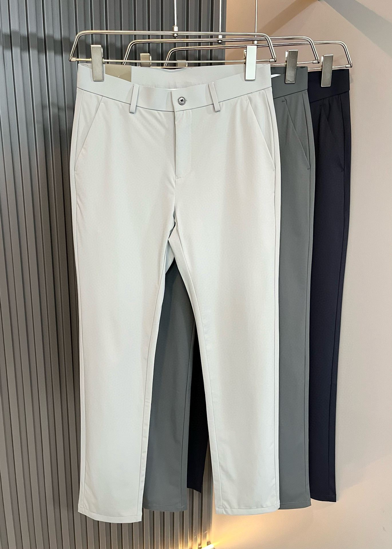  Loro Piana诺悠翩雅 2025春夏新品男士时装款高端休闲裤，香港洋行渠道货，日本原厂出品，纯血