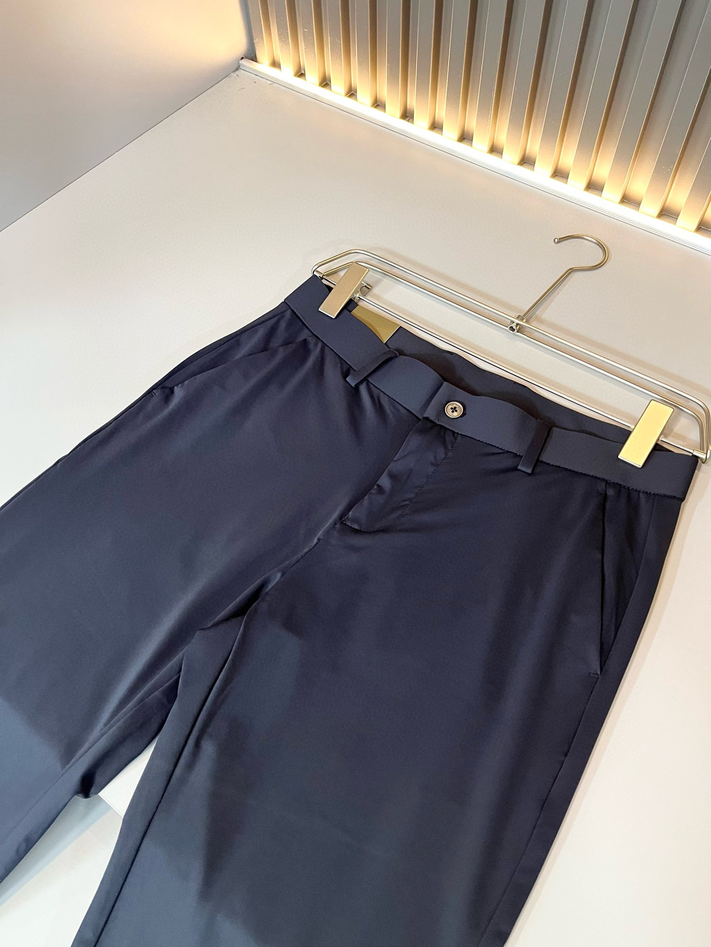  Loro Piana诺悠翩雅 2025春夏新品男士时装款高端休闲裤，香港洋行渠道货，日本原厂出品，纯血