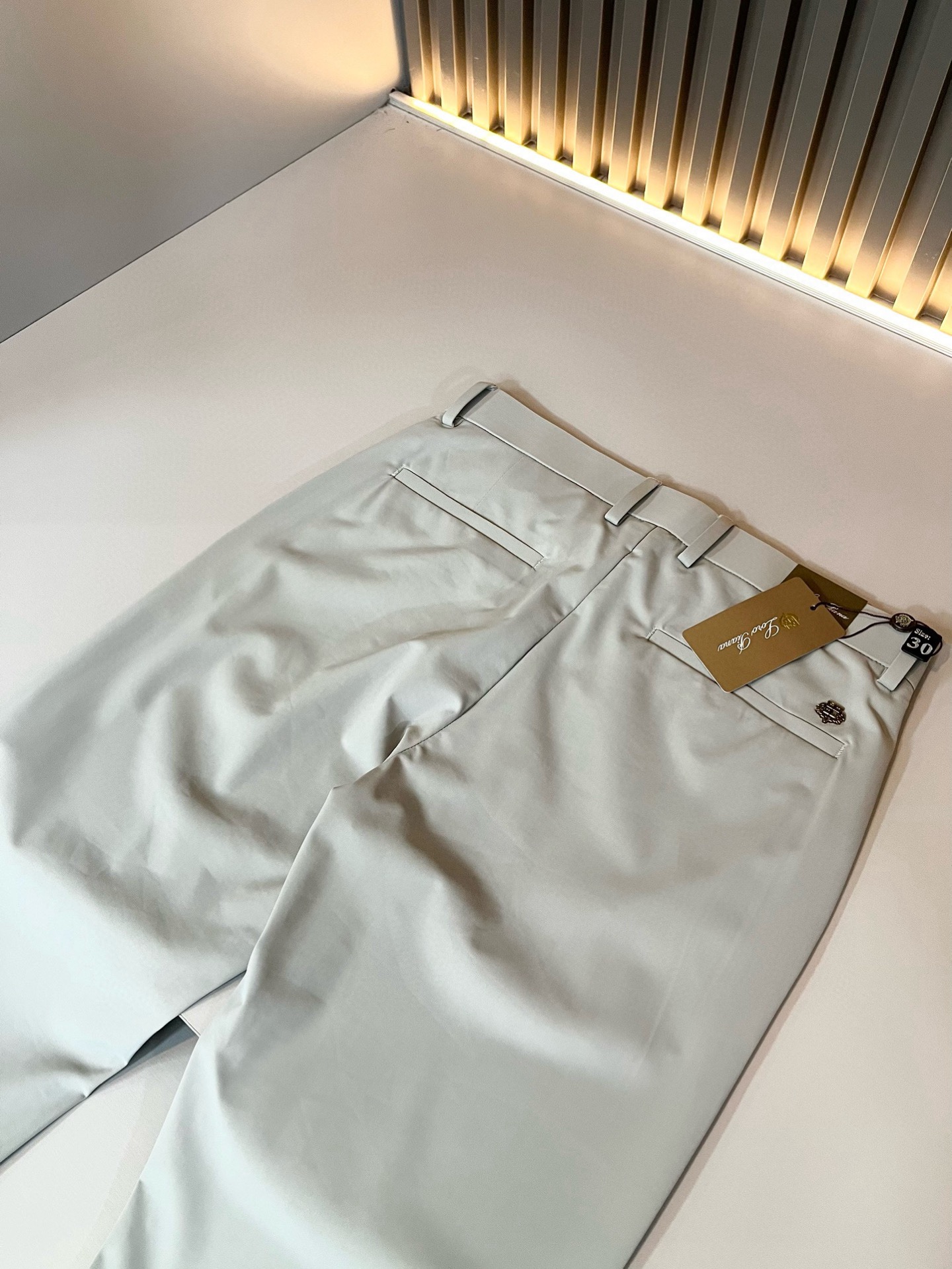  Loro Piana诺悠翩雅 2025春夏新品男士时装款高端休闲裤，香港洋行渠道货，日本原厂出品，纯血