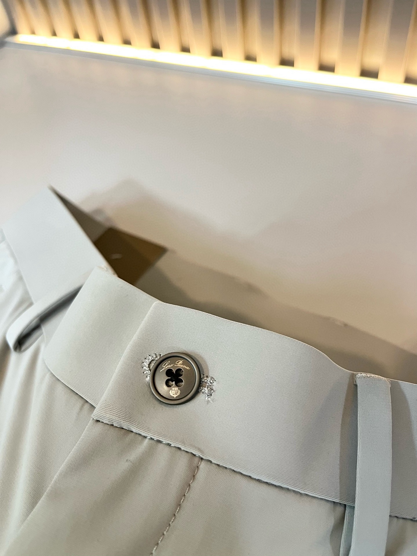  Loro Piana诺悠翩雅 2025春夏新品男士时装款高端休闲裤，香港洋行渠道货，日本原厂出品，纯血