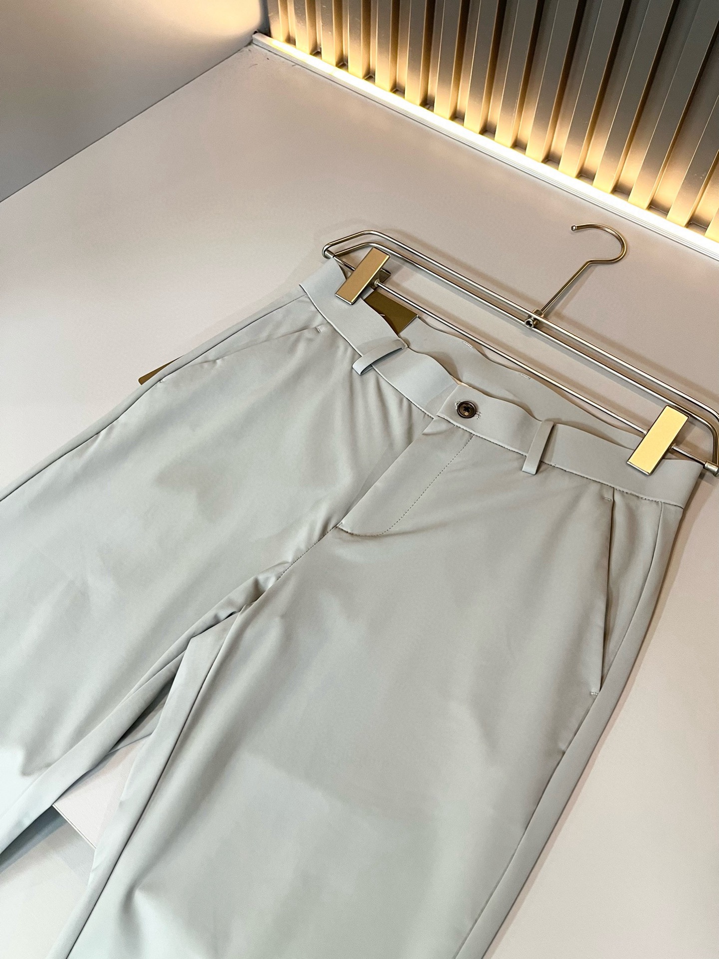  Loro Piana诺悠翩雅 2025春夏新品男士时装款高端休闲裤，香港洋行渠道货，日本原厂出品，纯血