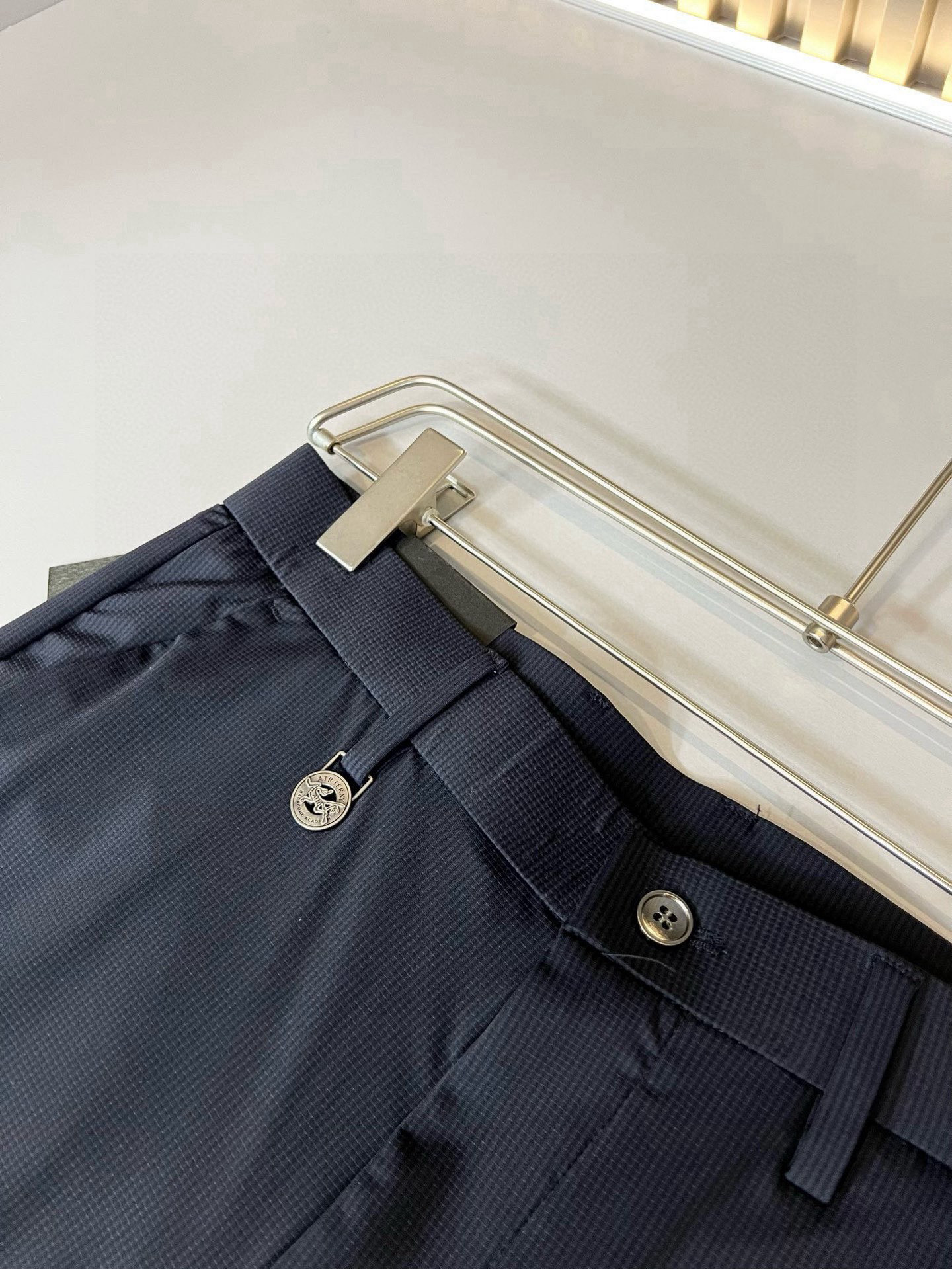  ARCTER*X始*祖鸟 2025春夏新款休闲西裤，户外品牌可能大家第一想到的就是加拿大鹅、始祖鸟。给