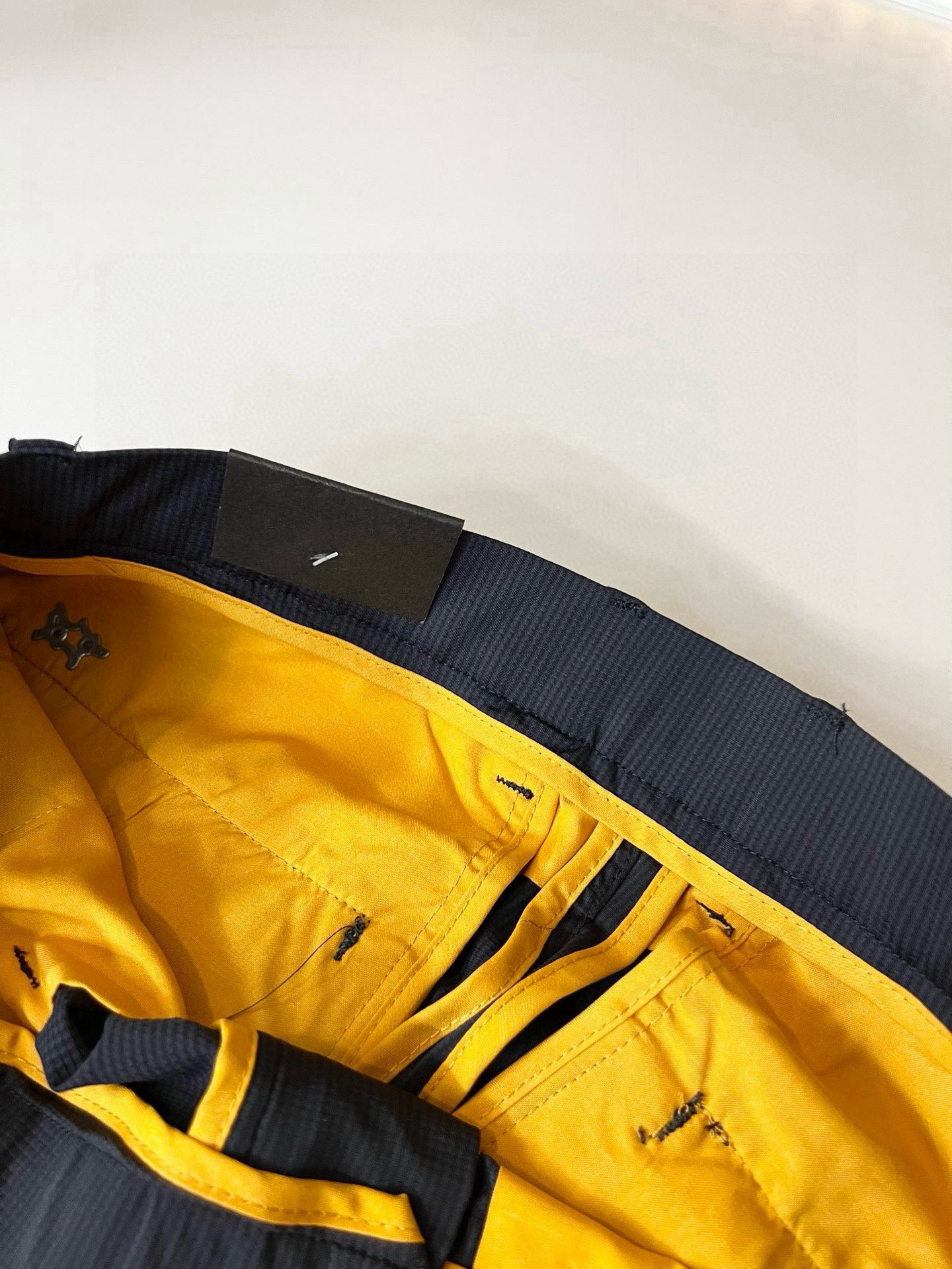  ARCTER*X始*祖鸟 2025春夏新款休闲西裤，户外品牌可能大家第一想到的就是加拿大鹅、始祖鸟。给