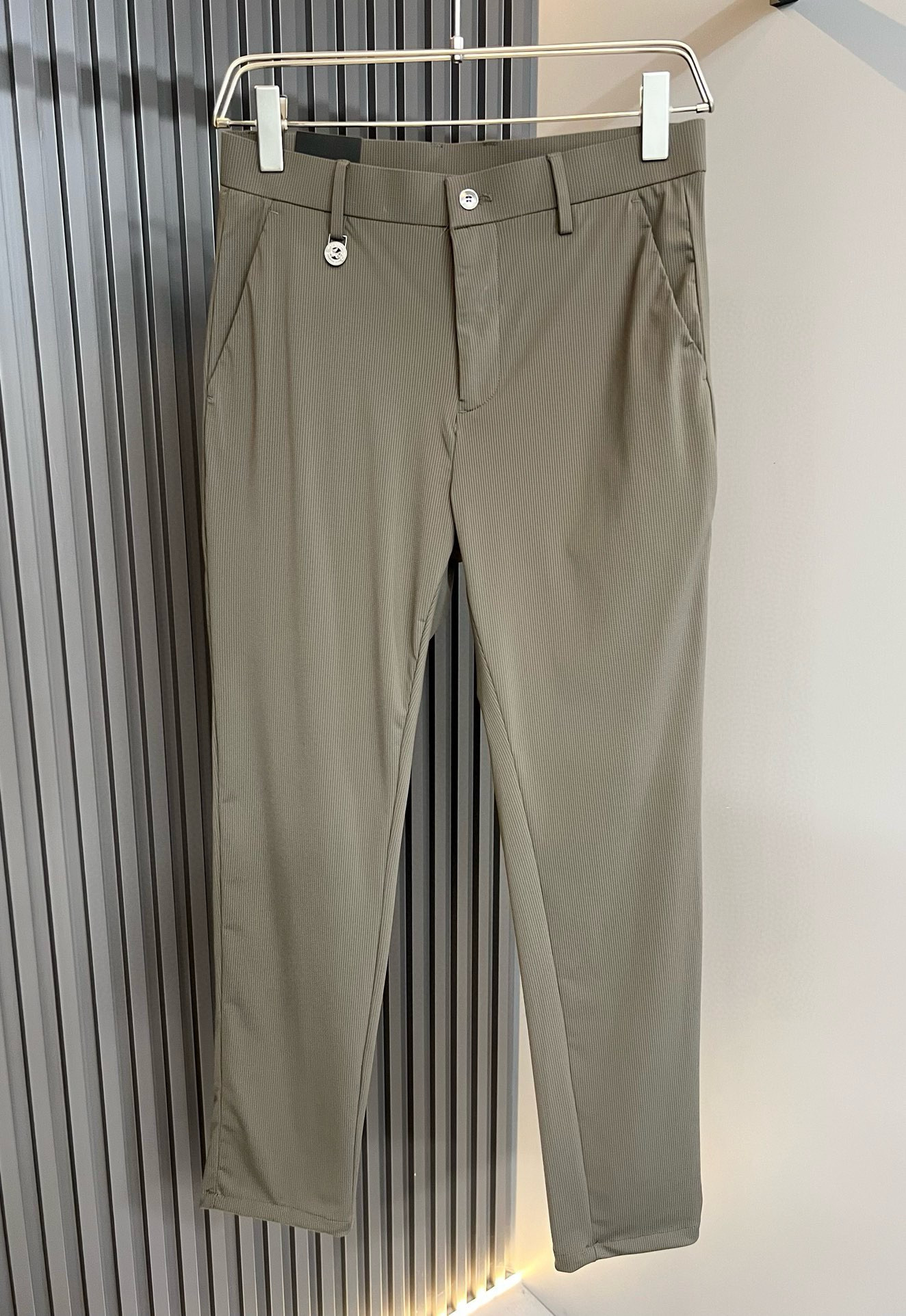  ARCTER*X始*祖鸟 2024春夏新款休闲西裤，户外品牌可能大家第一想到的就是加拿大鹅、始祖鸟。给