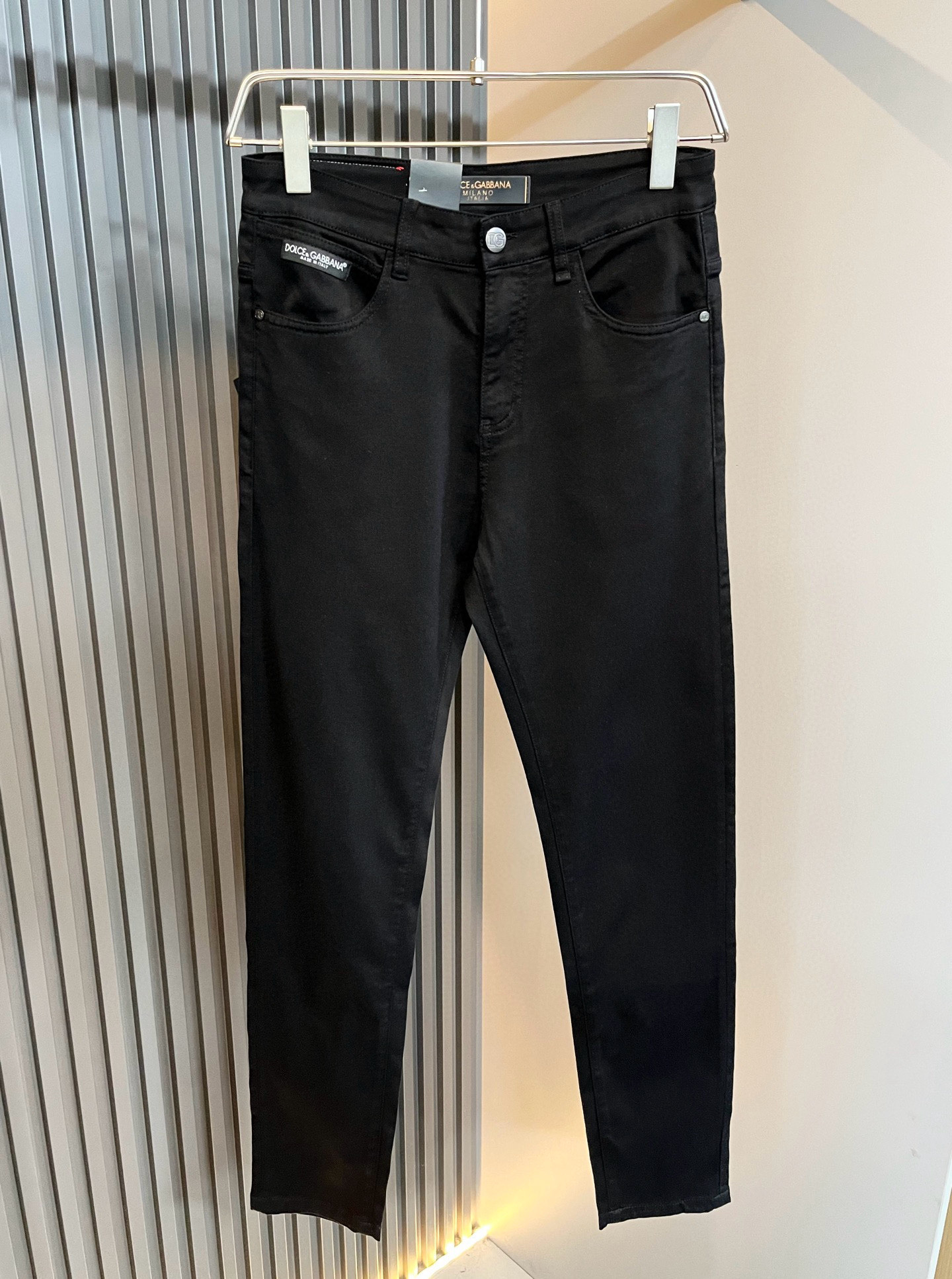  Dolce &  杜嘉*纳 2025春夏新品牛仔裤，水洗处理自然不易变形脱色、立体剪裁完美塑形面料质舒