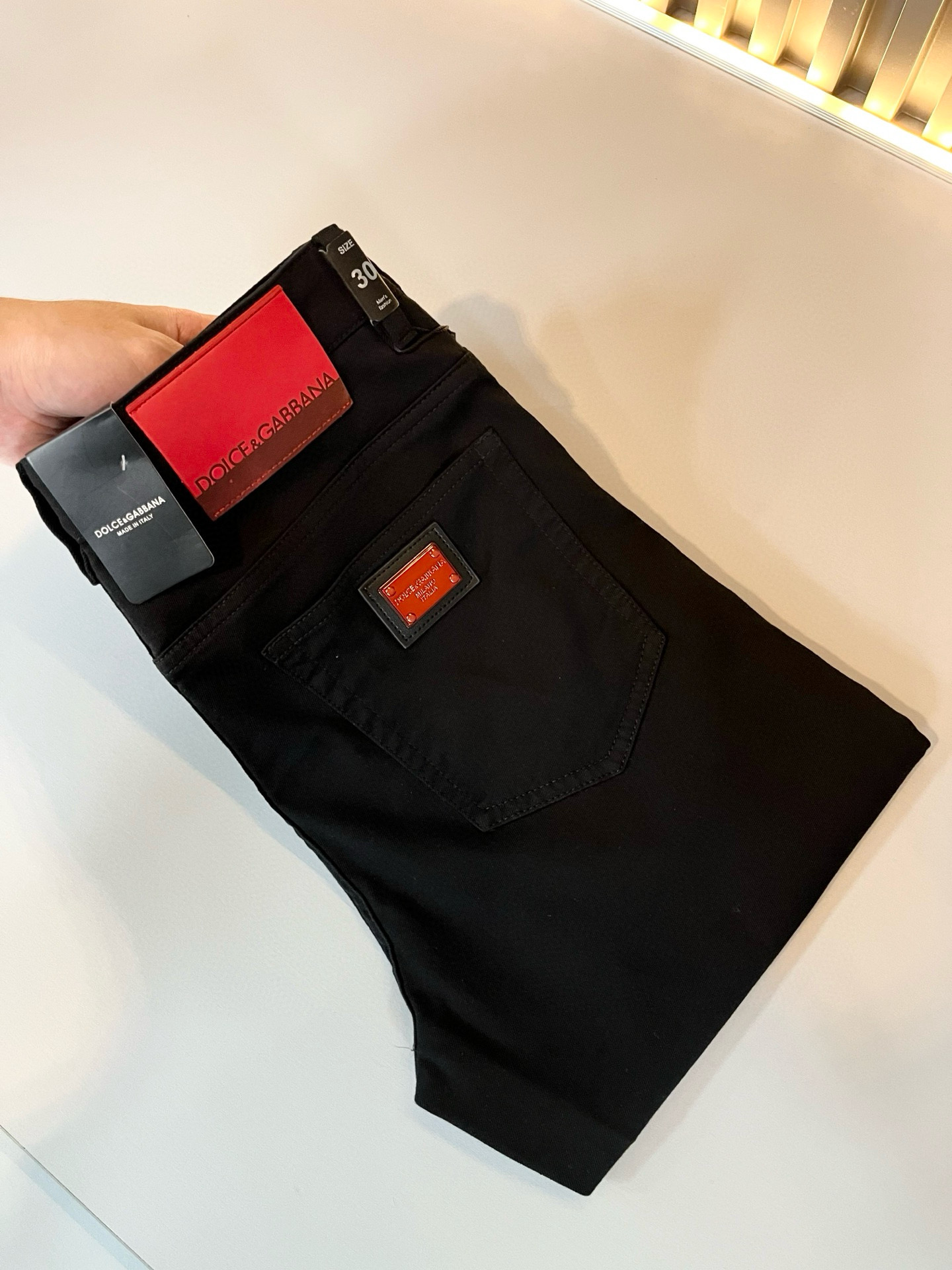  Dolce &  杜嘉*纳 2025春夏新品牛仔裤，水洗处理自然不易变形脱色、立体剪裁完美塑形面料质舒