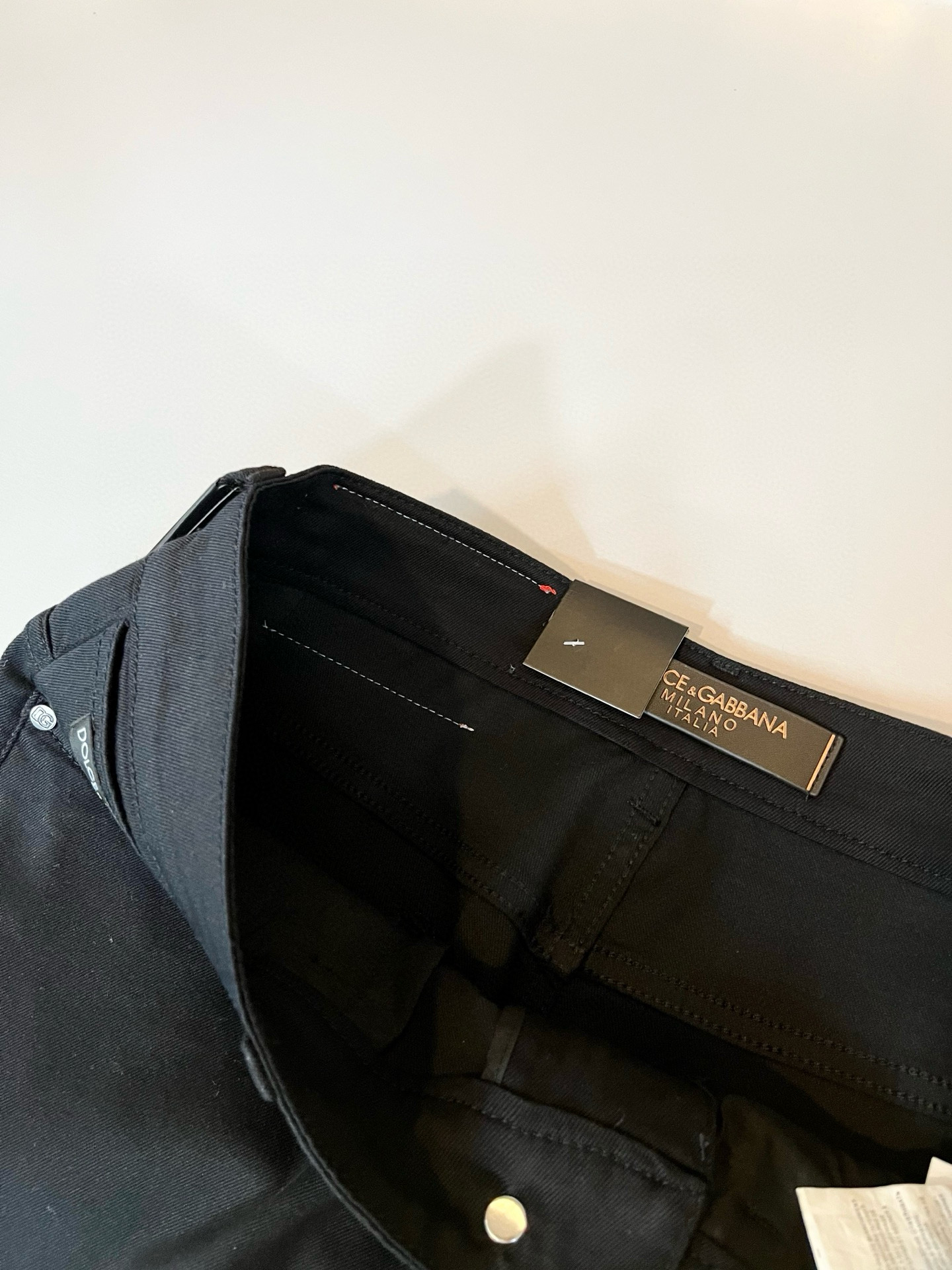  Dolce &  杜嘉*纳 2025春夏新品牛仔裤，水洗处理自然不易变形脱色、立体剪裁完美塑形面料质舒