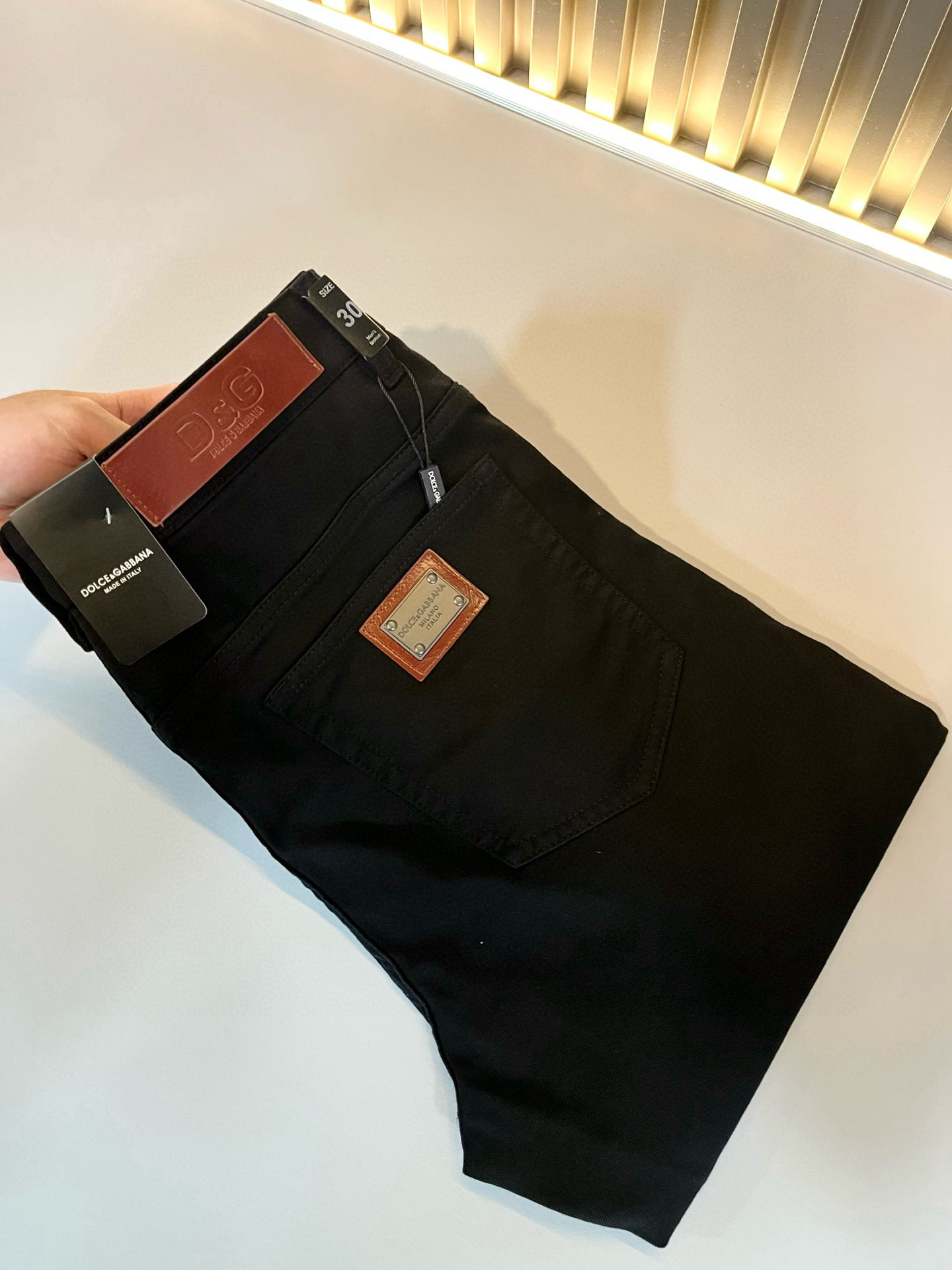  Dolce &  杜嘉*纳 2025春夏新品牛仔裤，水洗处理自然不易变形脱色、立体剪裁完美塑形面料质舒