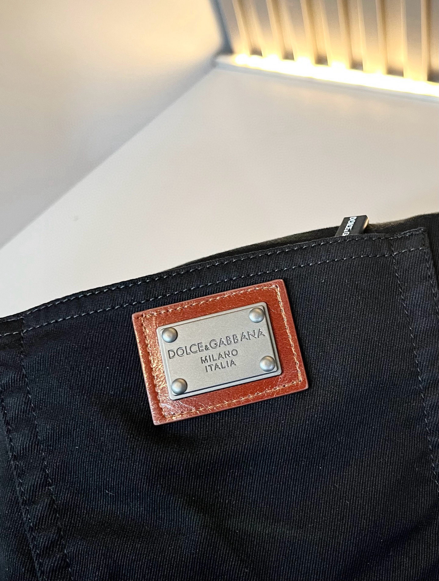  Dolce &  杜嘉*纳 2025春夏新品牛仔裤，水洗处理自然不易变形脱色、立体剪裁完美塑形面料质舒