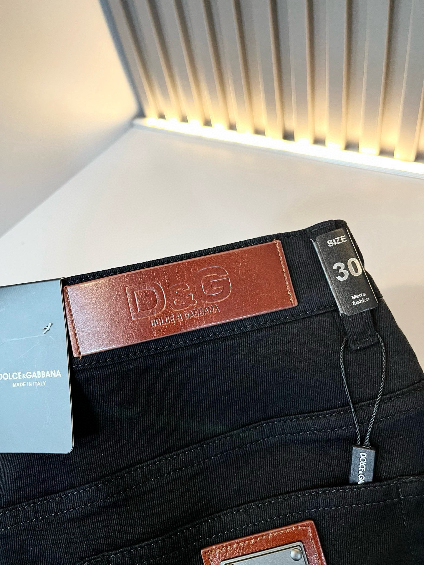  Dolce &  杜嘉*纳 2025春夏新品牛仔裤，水洗处理自然不易变形脱色、立体剪裁完美塑形面料质舒