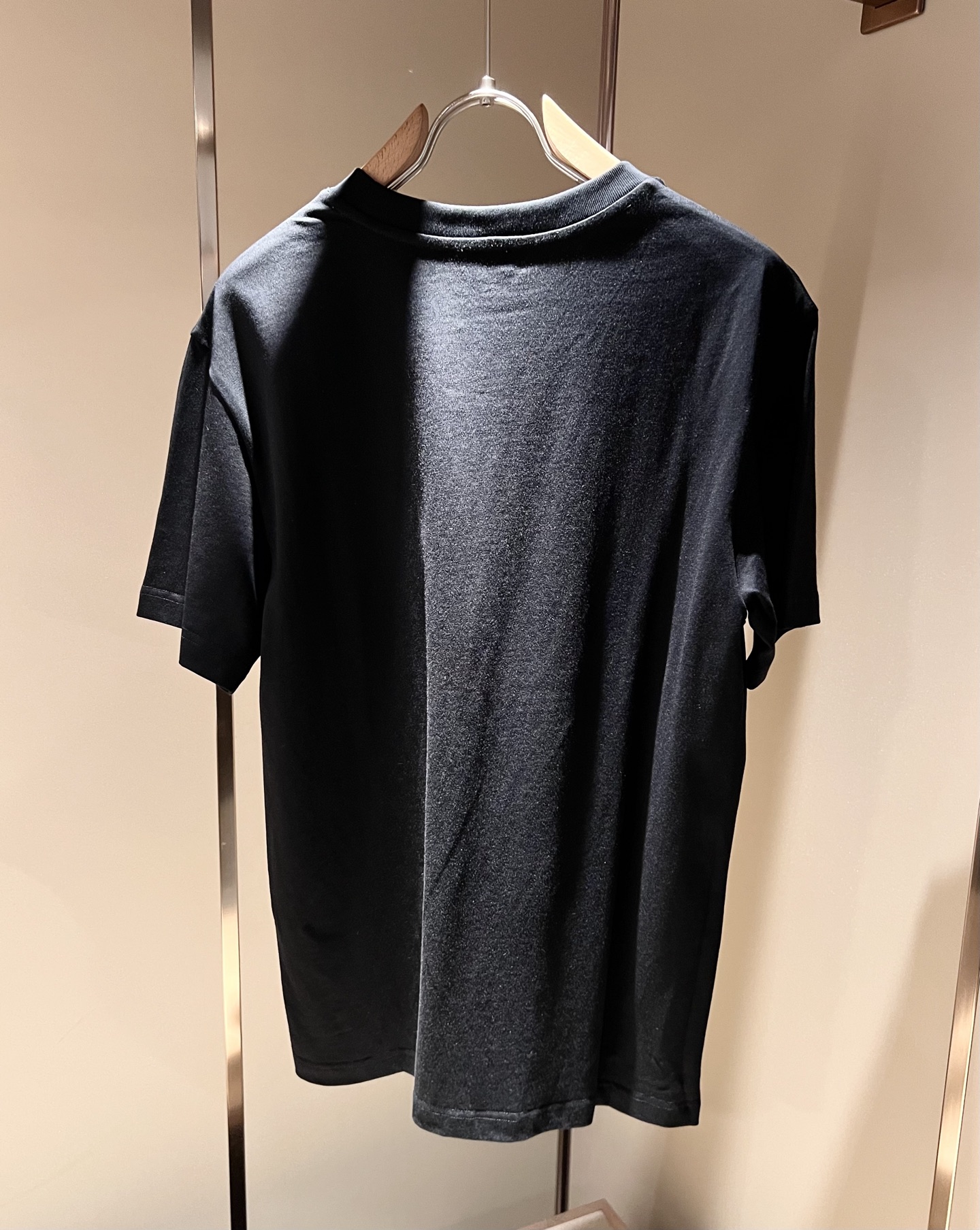   BURBER*Y巴*莉2025春夏新品男女同款👫短袖T恤，重磅来袭，最近比较火热的环保纯棉面料制作而