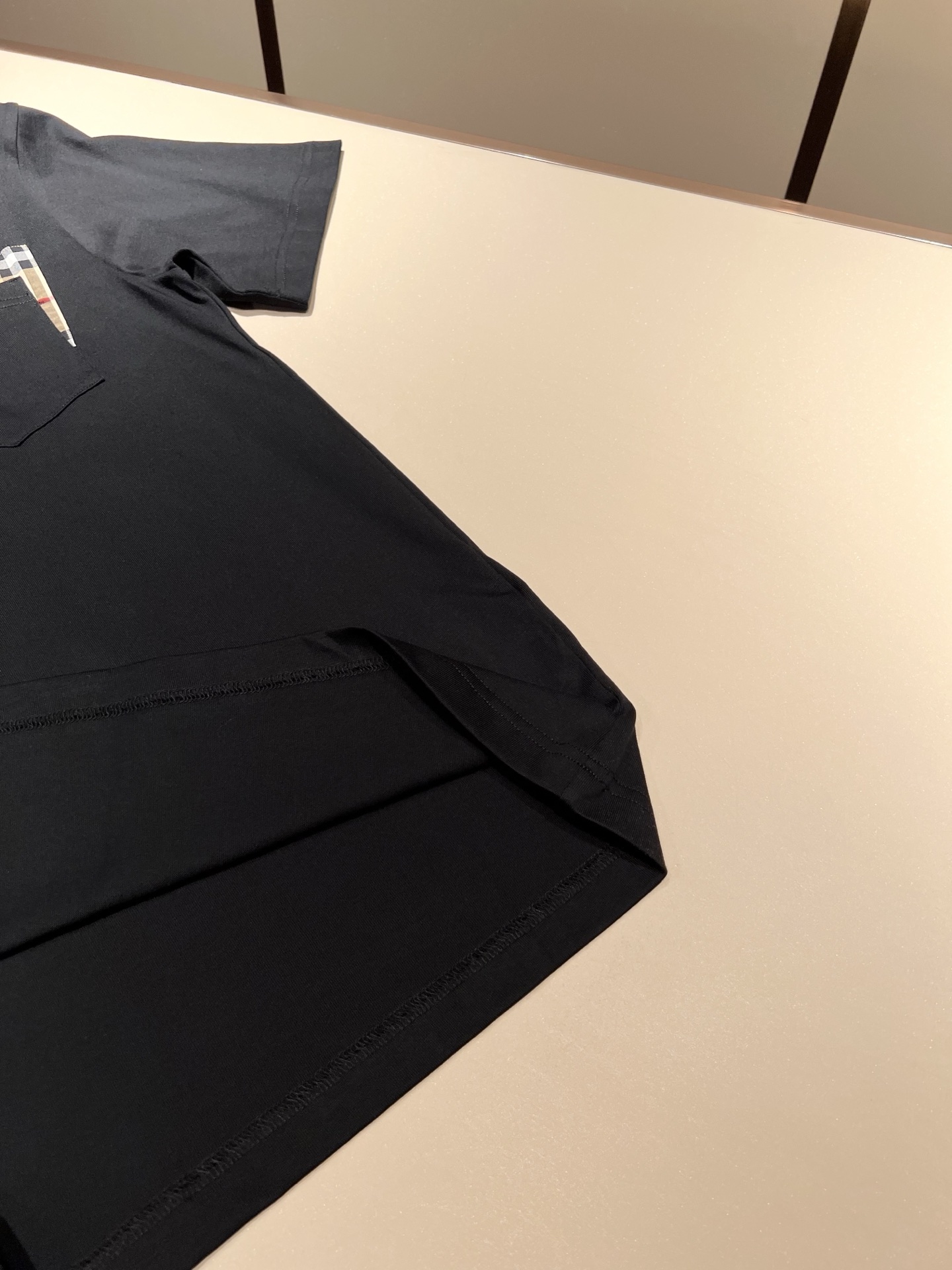   BURBER*Y巴*莉2025春夏新品男女同款👫短袖T恤，重磅来袭，最近比较火热的环保纯棉面料制作而