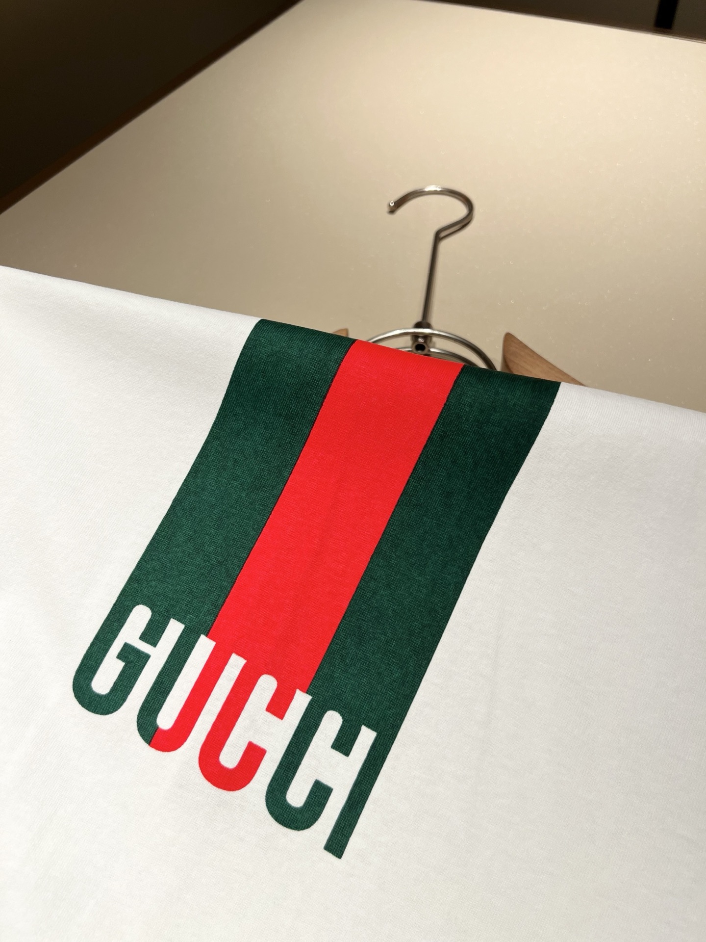   Gucc*古家 2025春夏新款男女同情侣款👫休闲宽松棉质圆领短袖T恤衫！贸易公司渠道稀出，同步官网