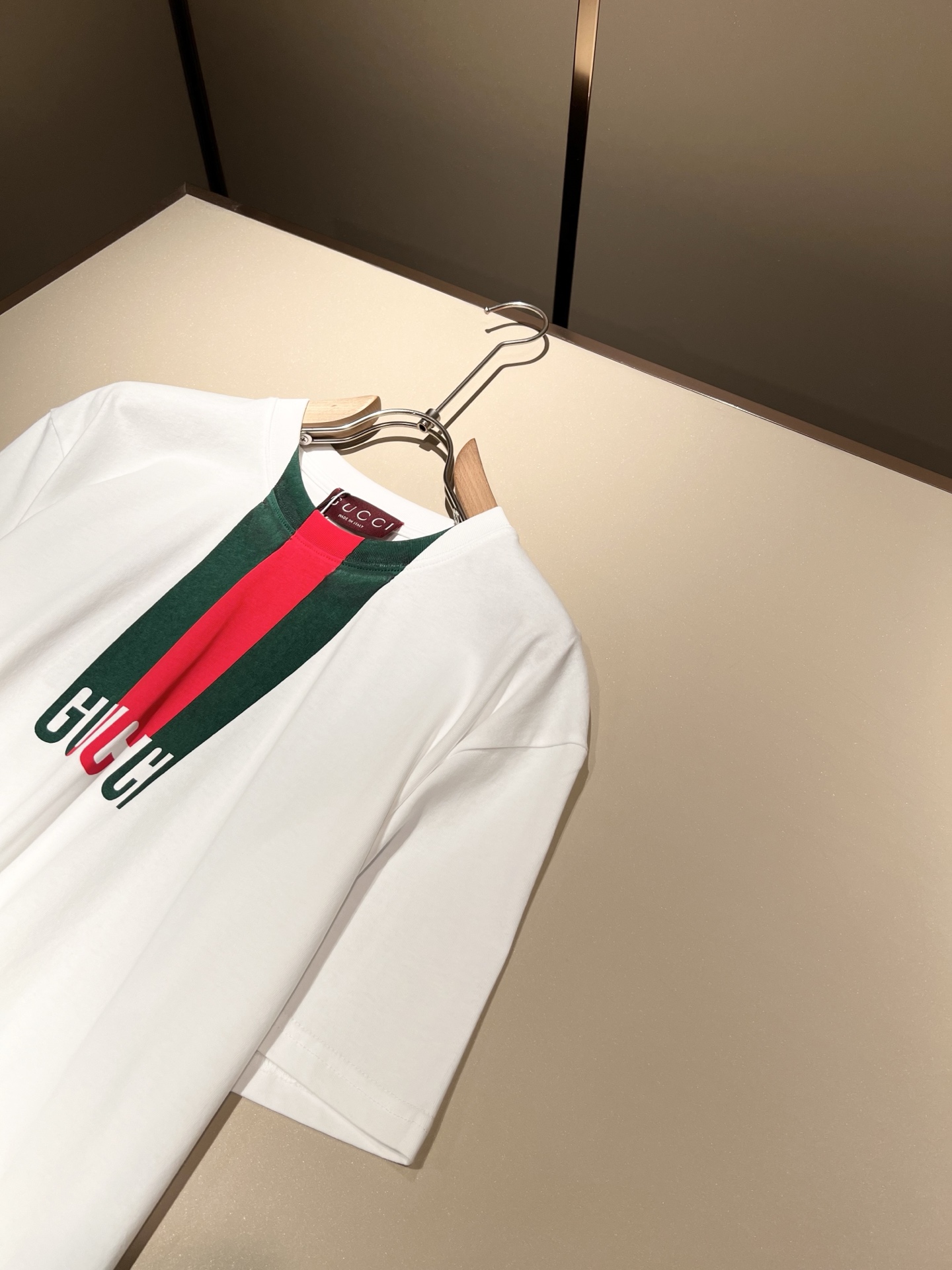   Gucc*古家 2025春夏新款男女同情侣款👫休闲宽松棉质圆领短袖T恤衫！贸易公司渠道稀出，同步官网