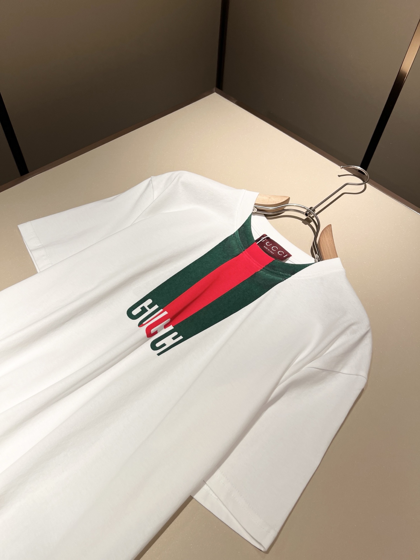   Gucc*古家 2025春夏新款男女同情侣款👫休闲宽松棉质圆领短袖T恤衫！贸易公司渠道稀出，同步官网