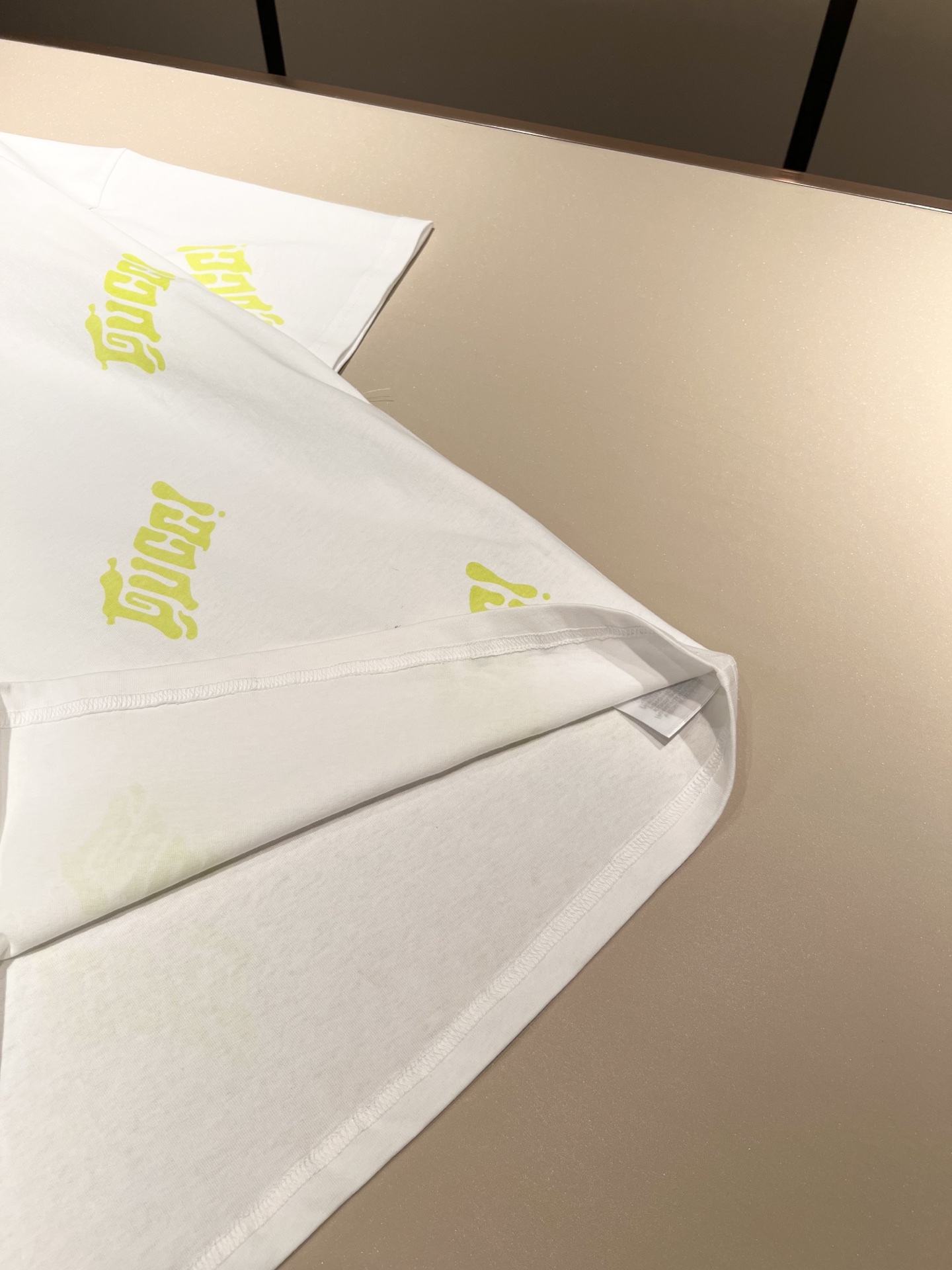   Gucc*古家 2025春夏新款男女同情侣款👫休闲宽松棉质圆领短袖T恤衫！贸易公司渠道稀出，同步官网