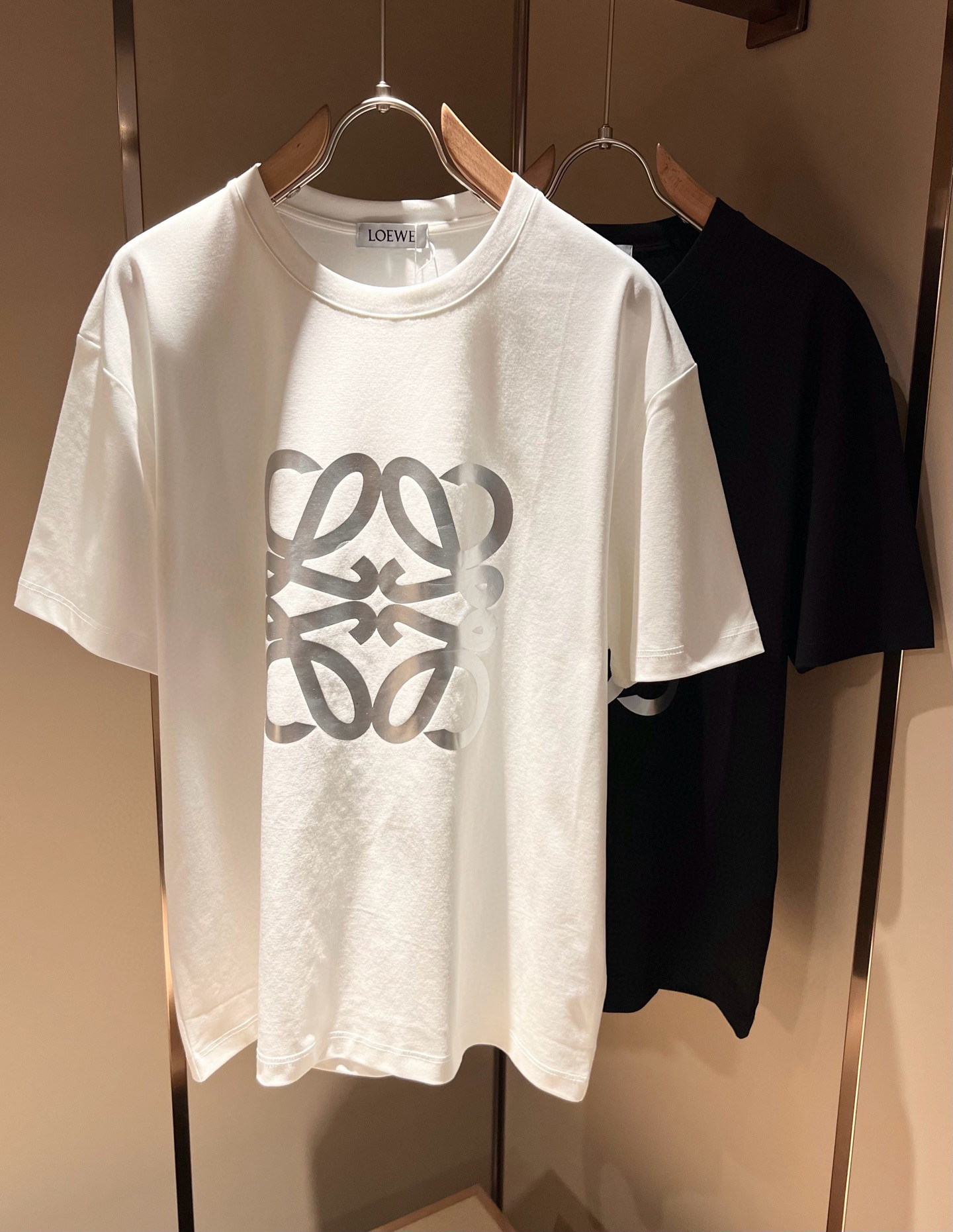  LOE*WE罗*威 2025春夏新款男女同款👫短袖T恤，意大利原厂订单渠道，极具个性高级风，标志log