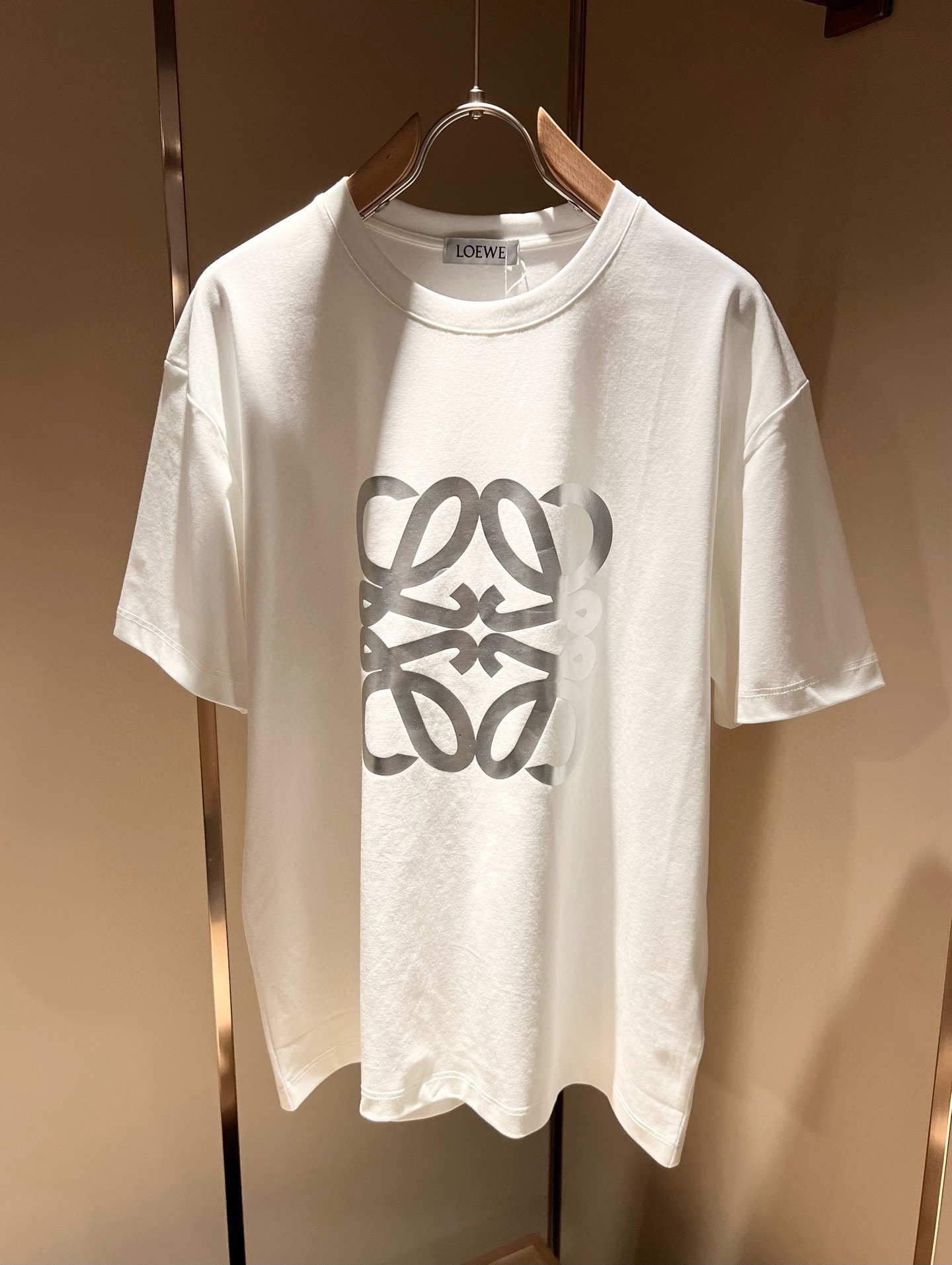  LOE*WE罗*威 2025春夏新款男女同款👫短袖T恤，意大利原厂订单渠道，极具个性高级风，标志log