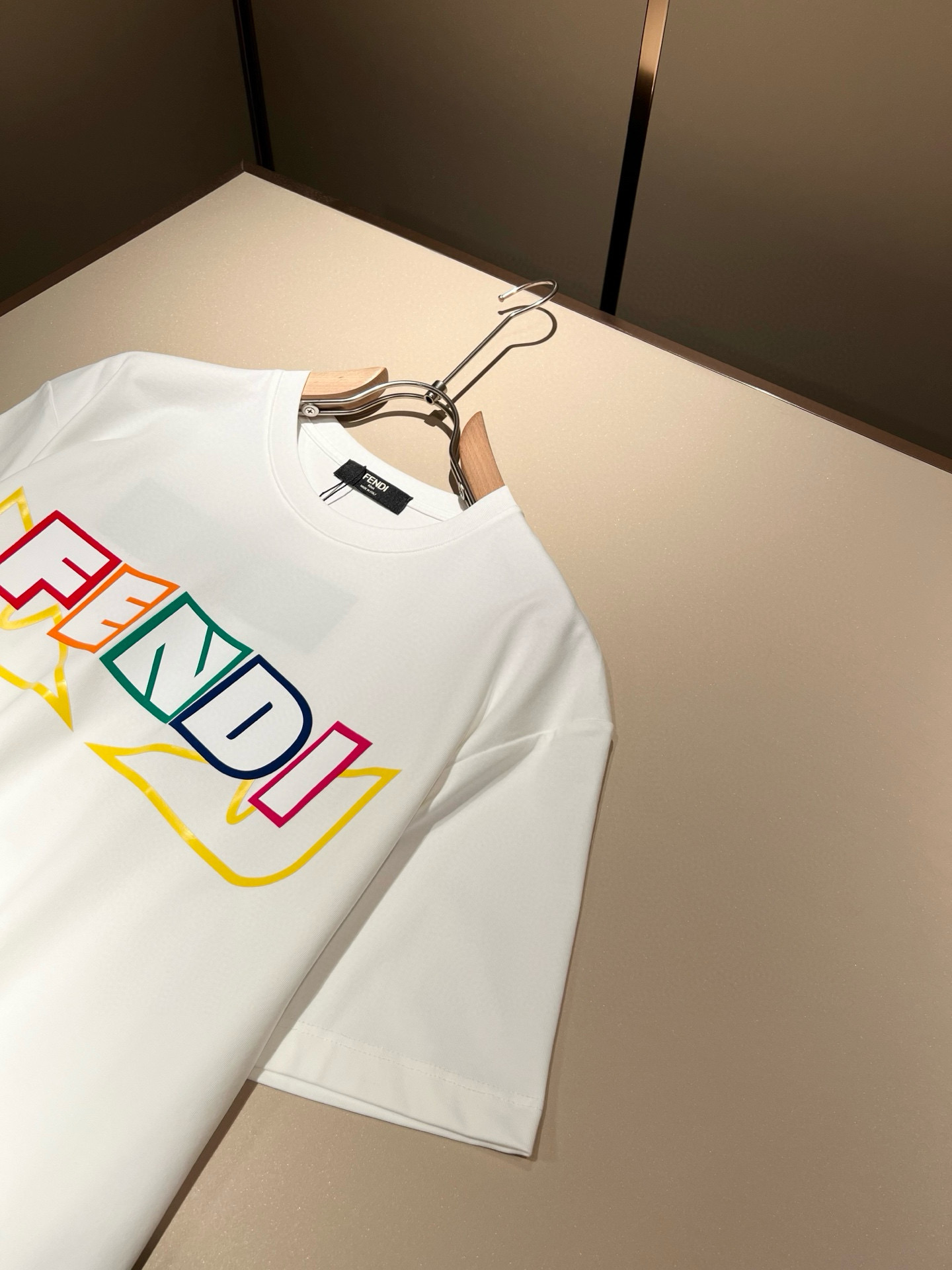   FEN*I 芬*迪2025春夏新款FD家族FF男女同款👫短袖T恤，男女同款👫百搭极简短袖。意大利原厂
