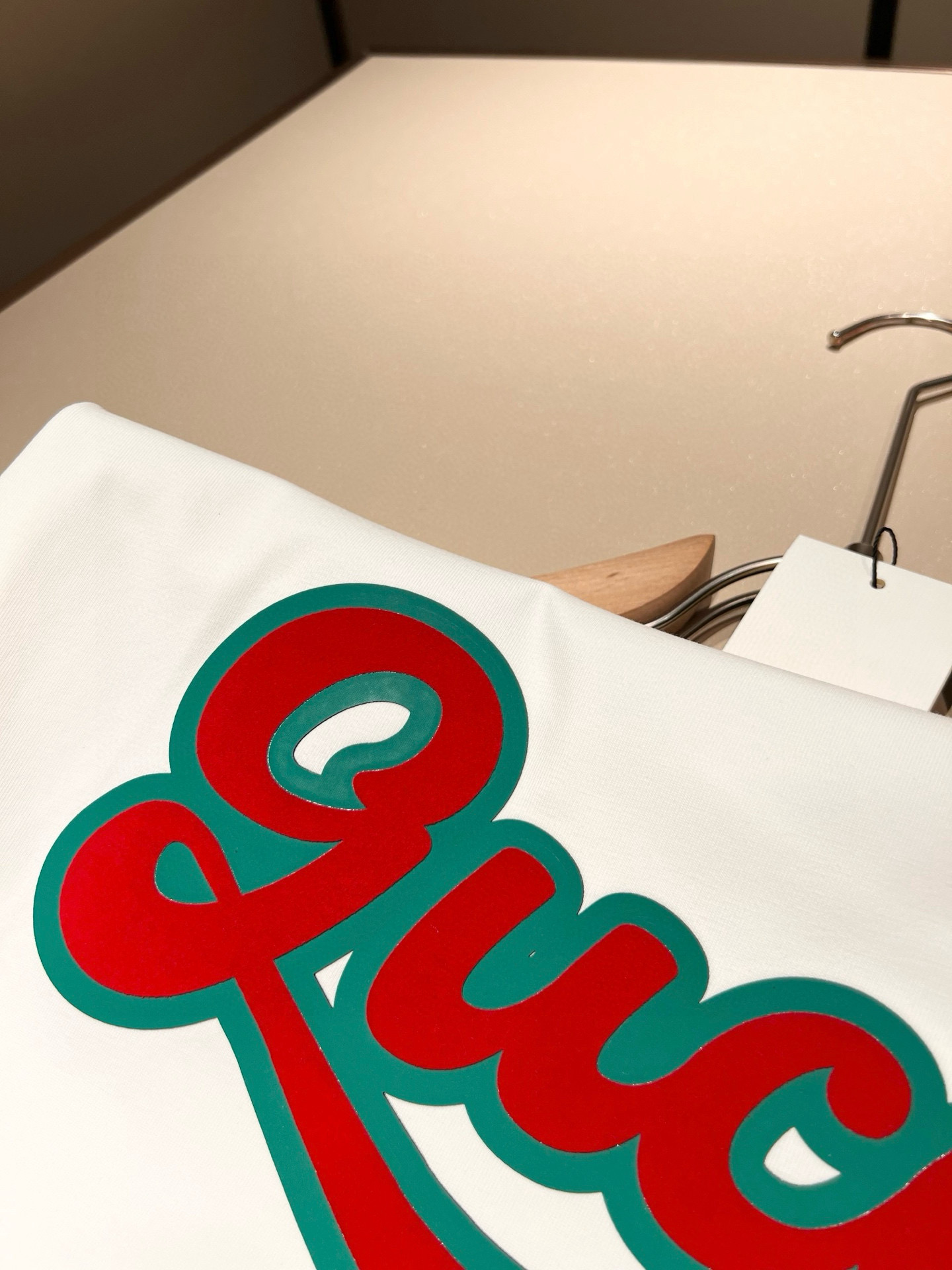    Gucc*古家 2025春夏新款男女同情侣款👫休闲宽松棉质圆领短袖T恤衫！贸易公司渠道稀出，同步官