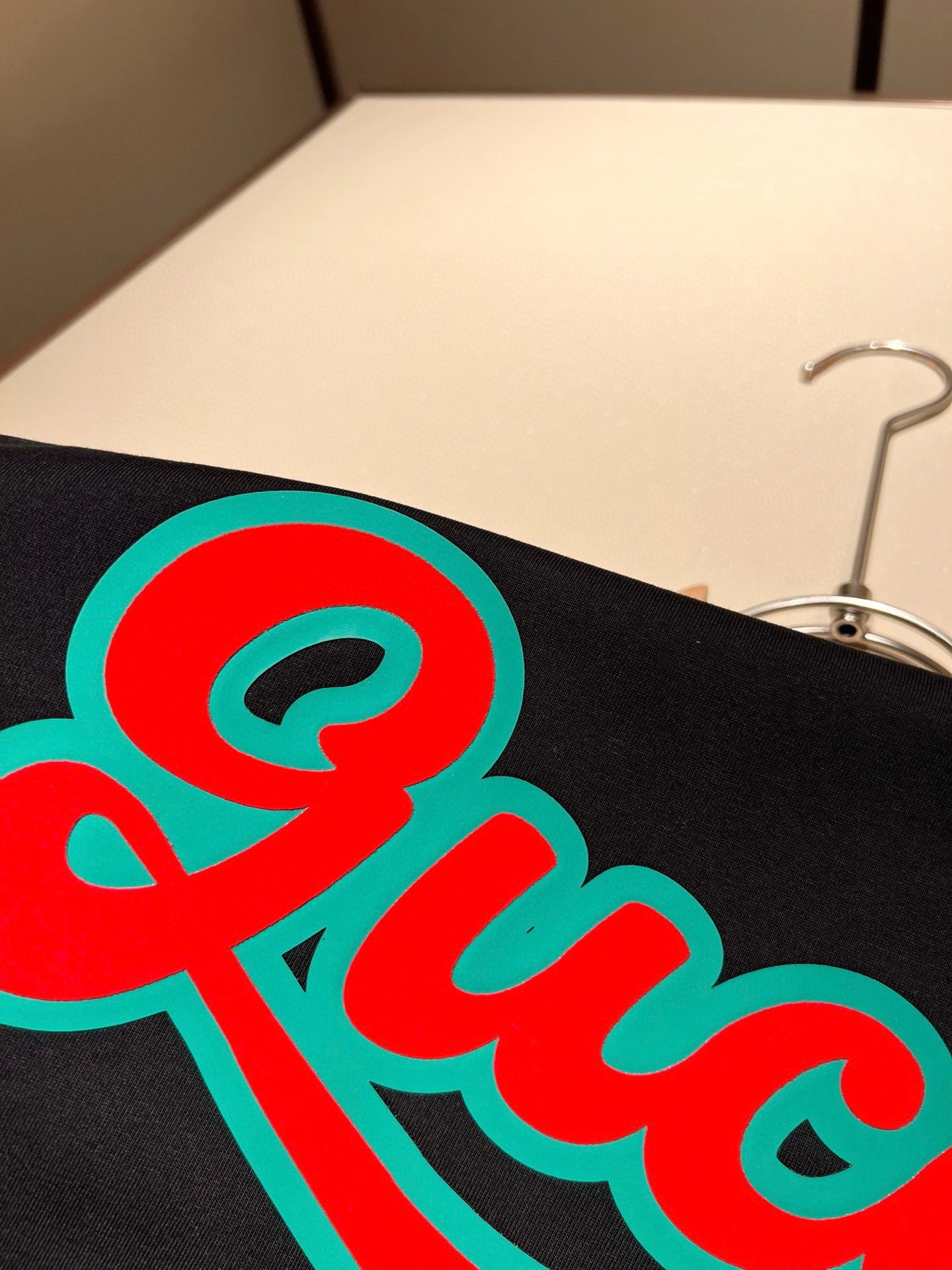    Gucc*古家 2025春夏新款男女同情侣款👫休闲宽松棉质圆领短袖T恤衫！贸易公司渠道稀出，同步官