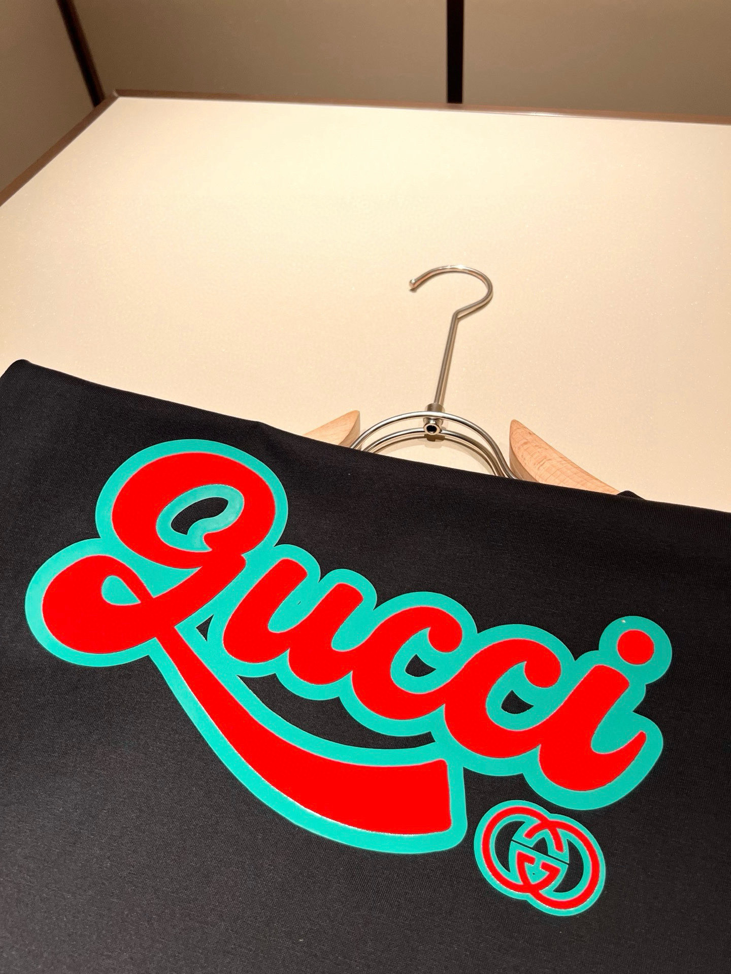    Gucc*古家 2025春夏新款男女同情侣款👫休闲宽松棉质圆领短袖T恤衫！贸易公司渠道稀出，同步官