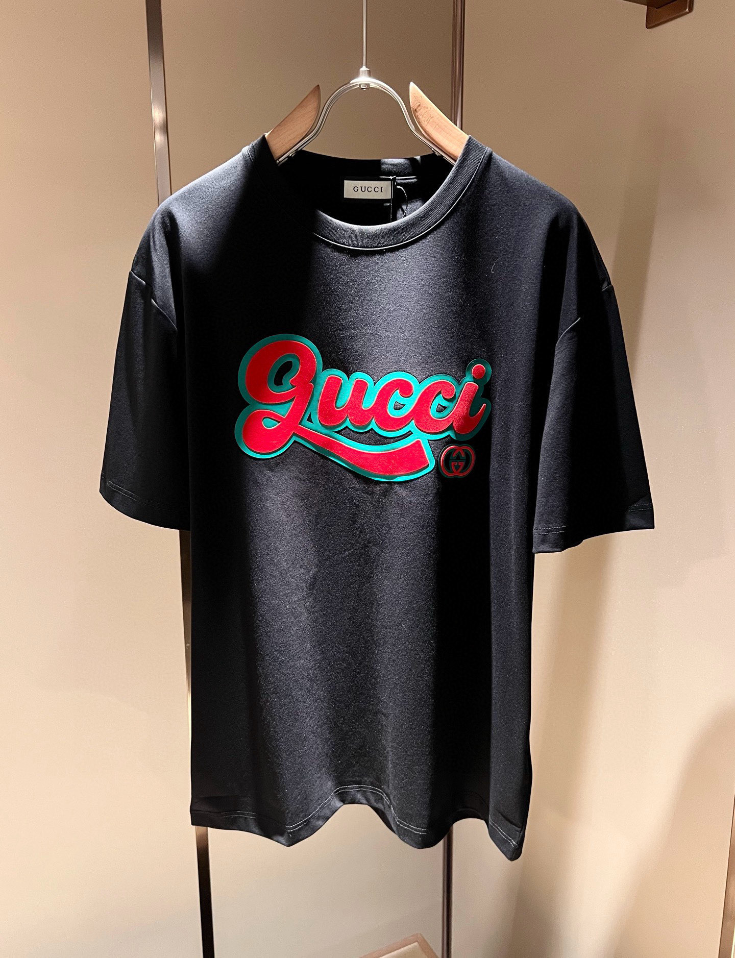    Gucc*古家 2025春夏新款男女同情侣款👫休闲宽松棉质圆领短袖T恤衫！贸易公司渠道稀出，同步官