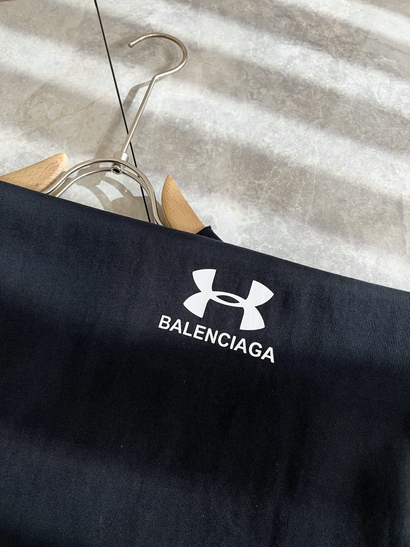  BALENCI*GA巴黎*家 2025春夏新款男女同款👫短袖T恤！走秀图案印花时尚休闲短袖T恤衫！设计
