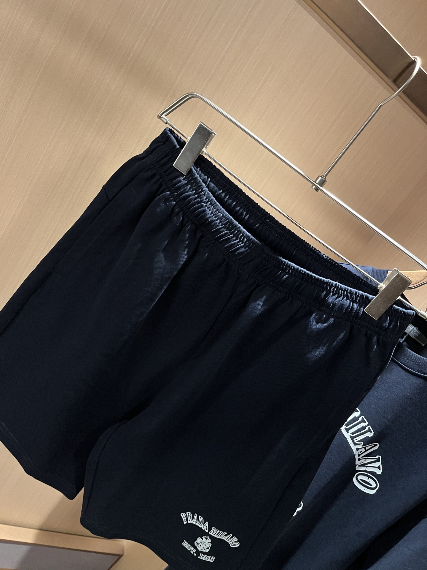 PPRAD*A普*达 2025春夏新款休闲套装，最新款全网独家首上！！~既经典有时尚百搭，谁不爱啊，将