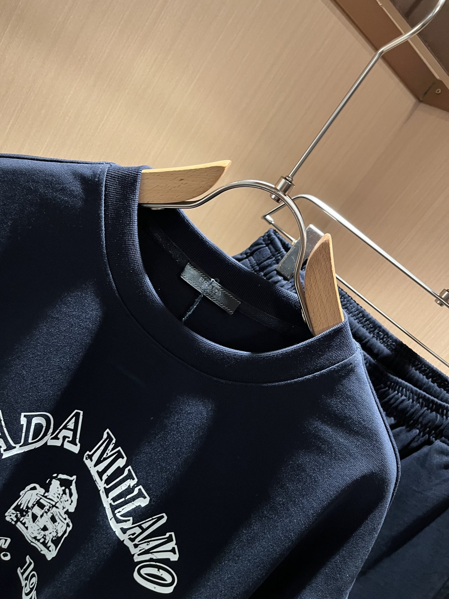  PPRAD*A普*达 2025春夏新款休闲套装，最新款全网独家首上！！~既经典有时尚百搭，谁不爱啊，将