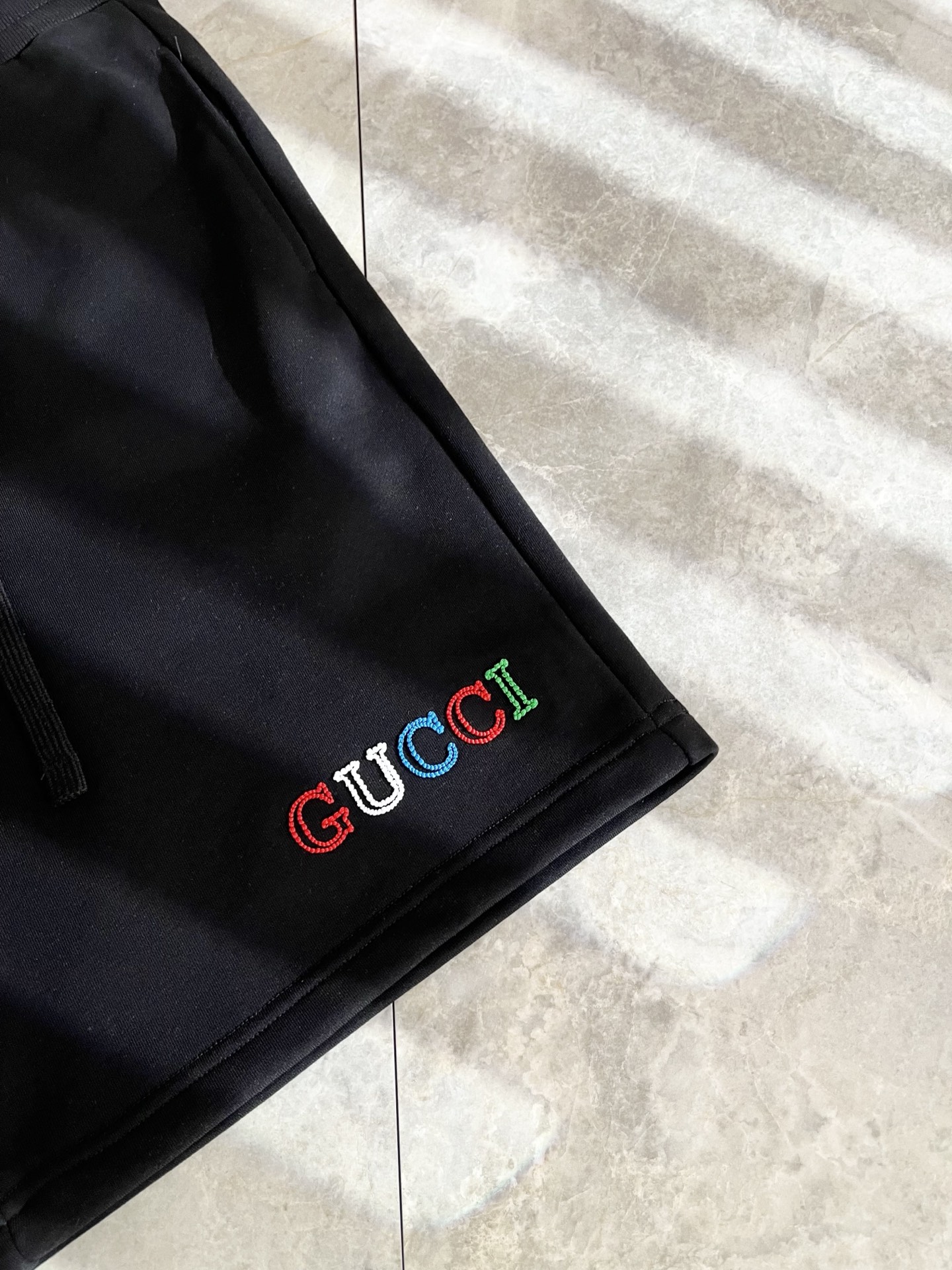  Gucc*古家 2025春夏最新系列基础圆领男女同款👫休闲短裤，男女同款！贸易公司渠道稀出，同步官网发