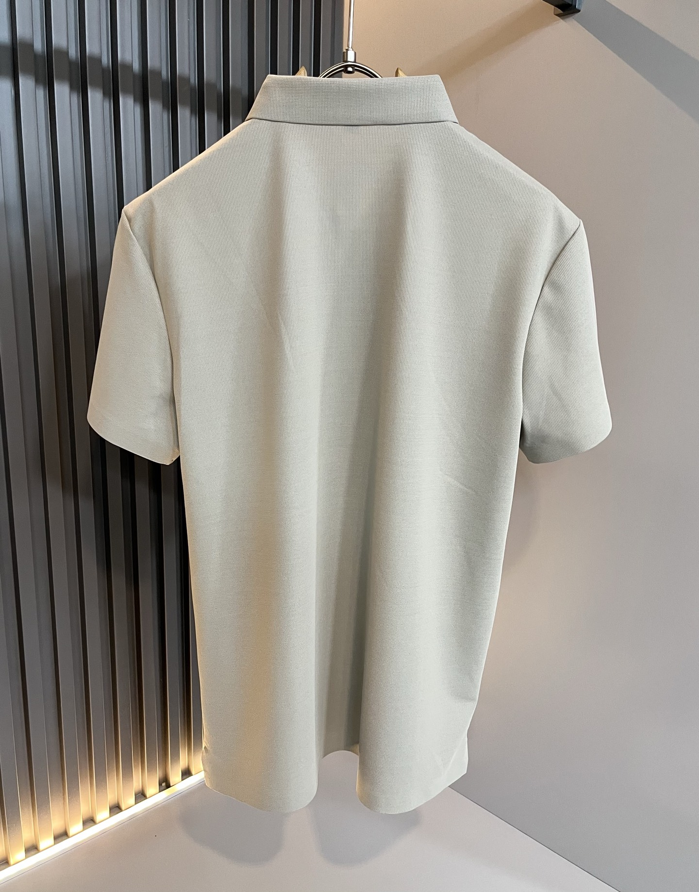  Bur*erry 巴*莉 2025春夏新款男士短袖Polo衫，品牌最新设计元素！既不单调也不复杂,恰到