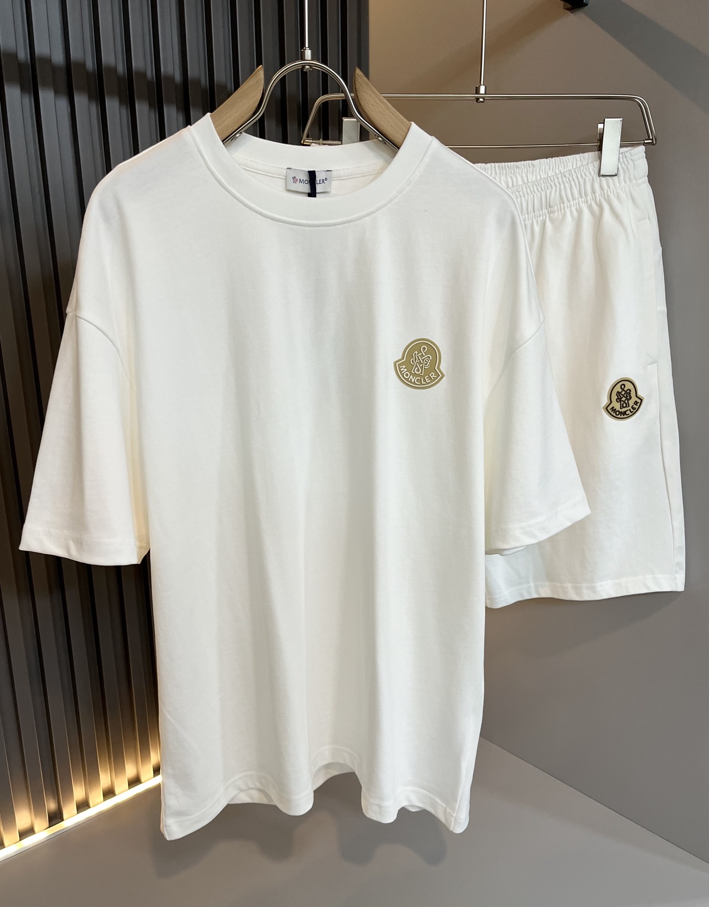  Moncler蒙家 2025春夏最新男女同款👫贸易订单休闲套装，全品相！！网红款！采用logo图案压胶