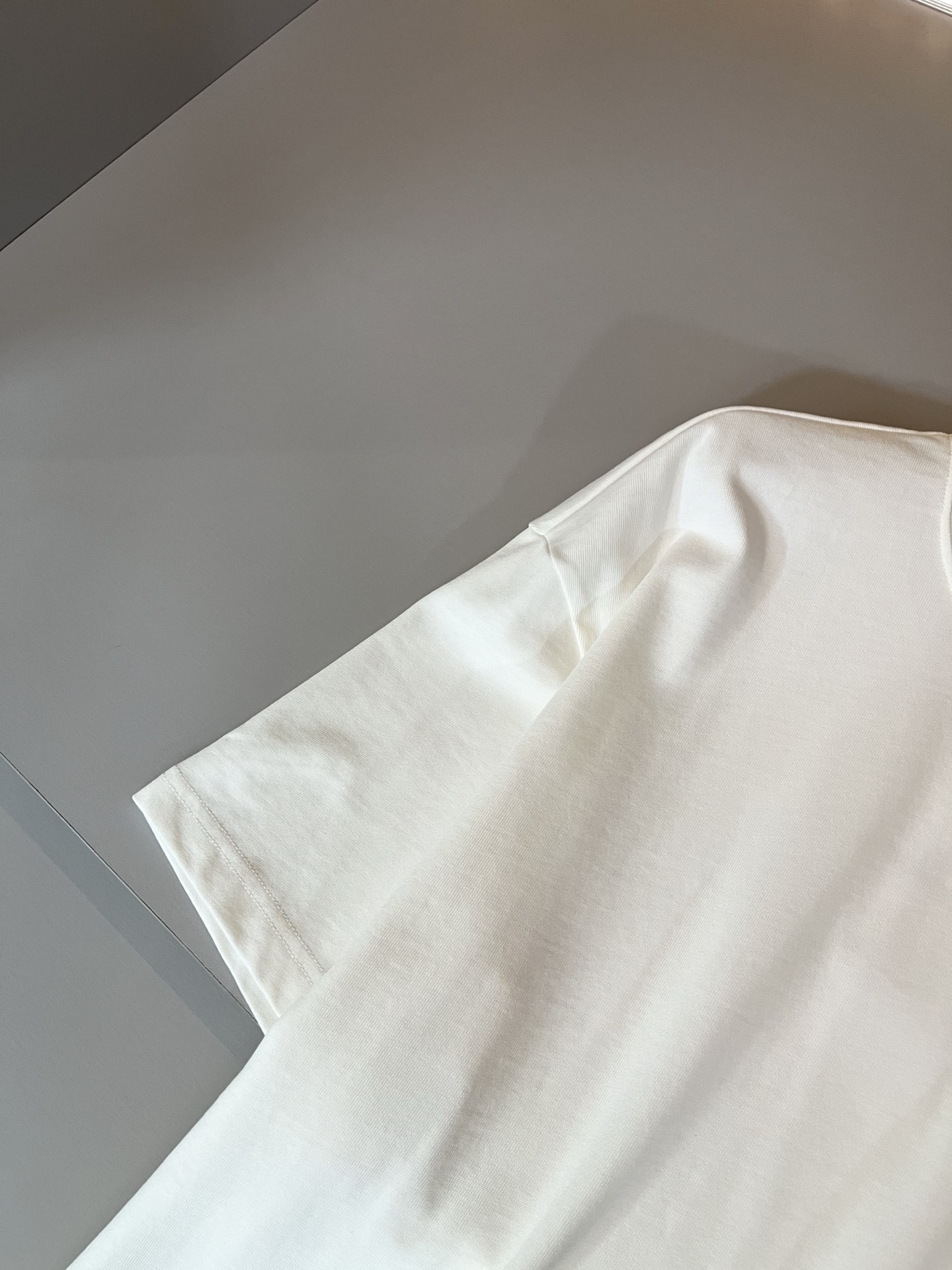  Moncler蒙家 2025春夏最新男女同款👫贸易订单休闲套装，全品相！！网红款！采用logo图案压胶