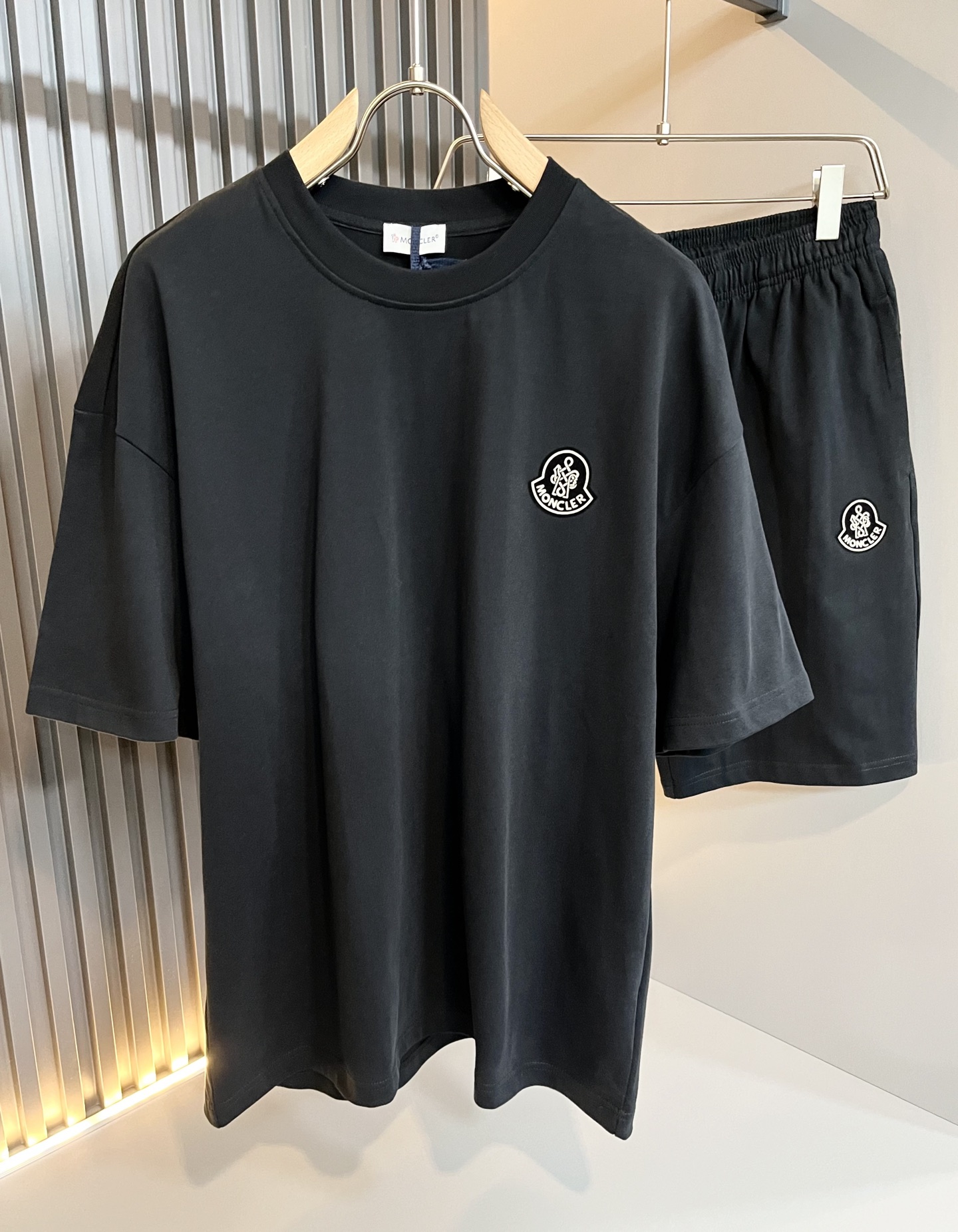  Moncler蒙家 2025春夏最新男女同款👫贸易订单休闲套装，全品相！！网红款！采用logo图案压胶
