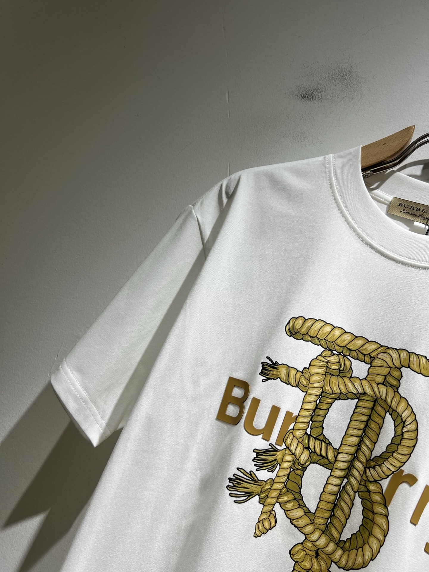 BURBER*Y巴*莉2025春夏新品男女同款👫短袖T恤,重磅来袭,最近比较火热的环保纯棉面料制作而