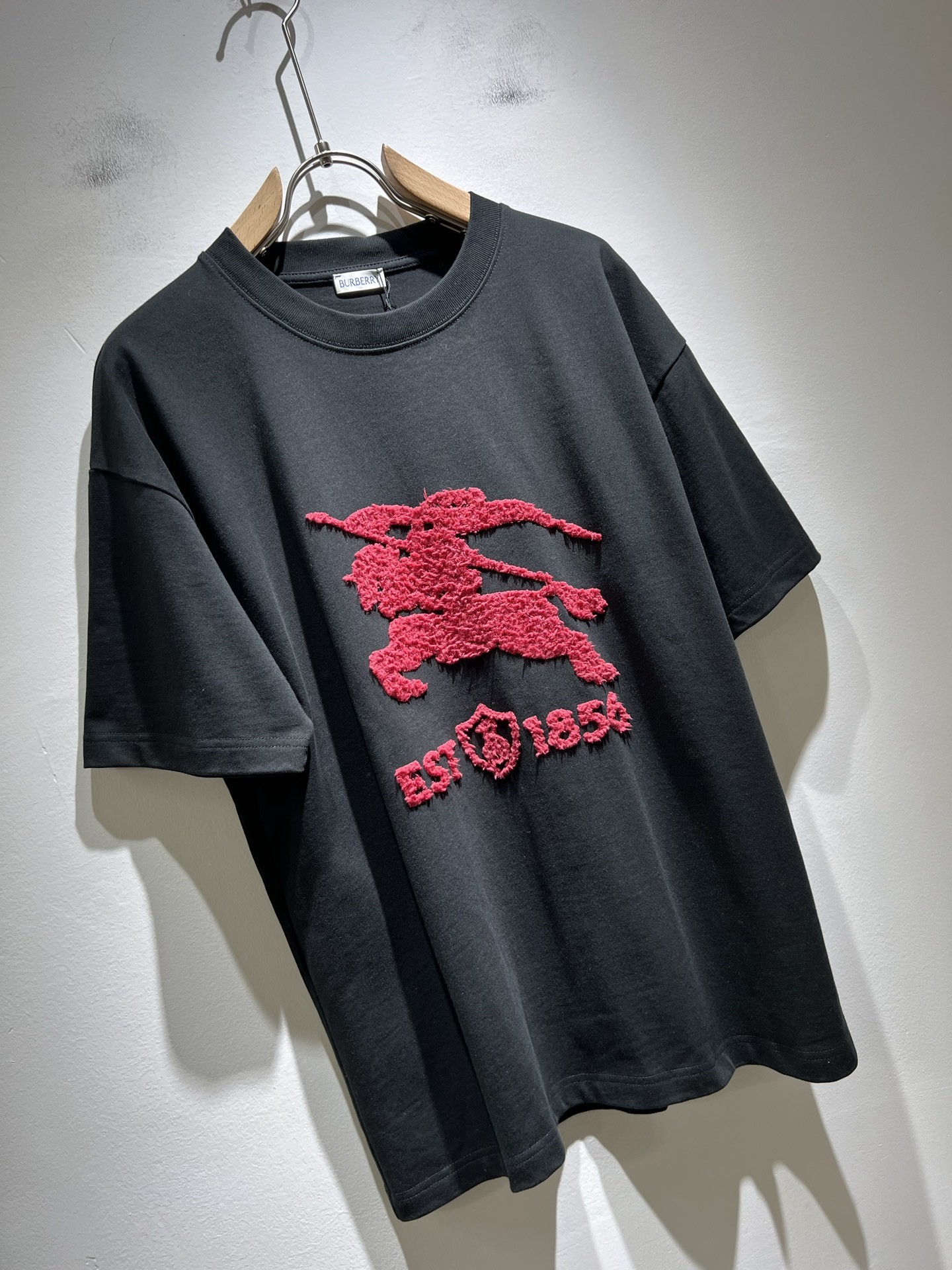 BURBER*Y巴*莉2025春夏新品男女同款👫短袖T恤,重磅来袭,最近比较火热的环保纯棉面料制作而